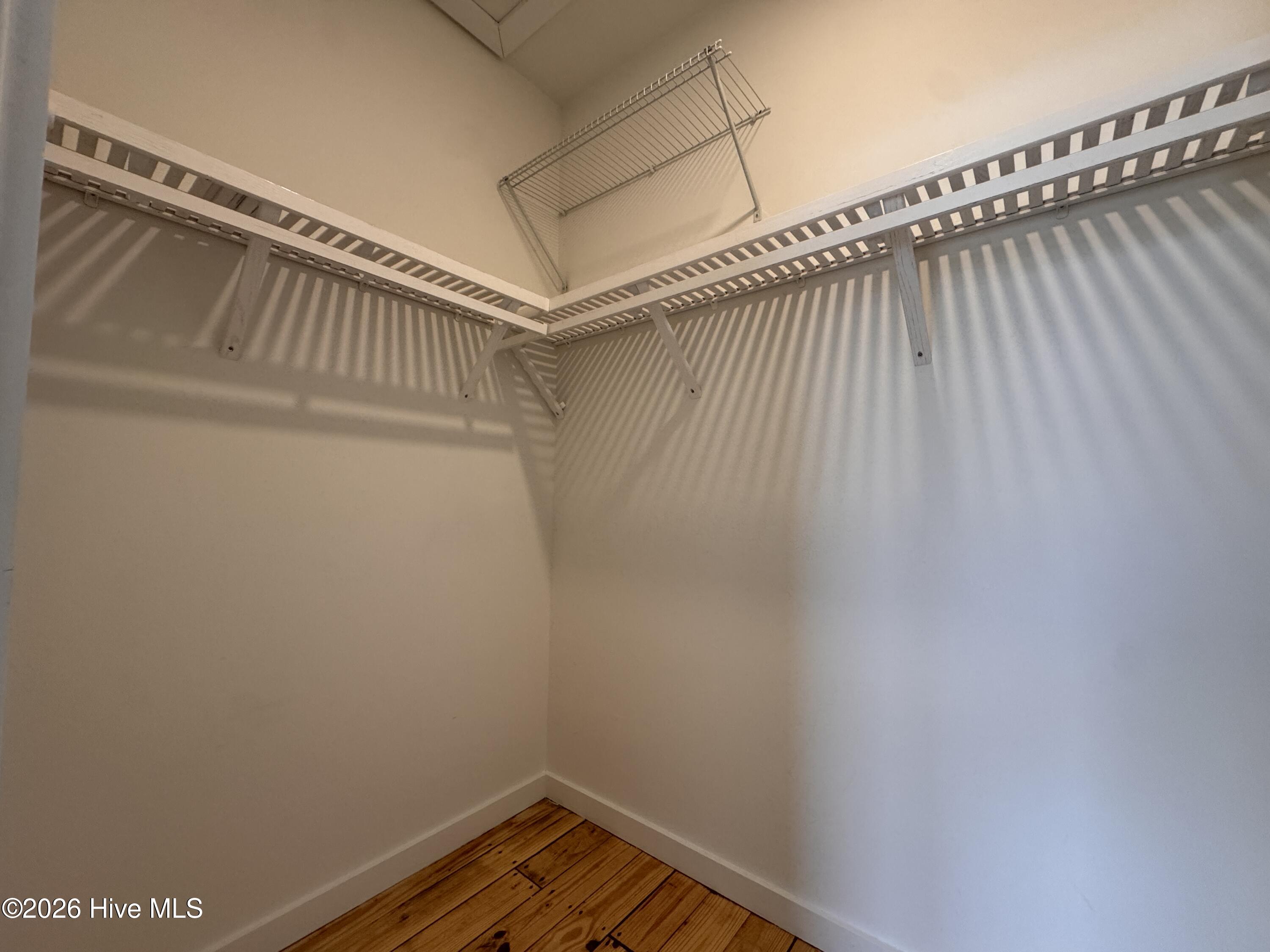 100553262 | Photo 15