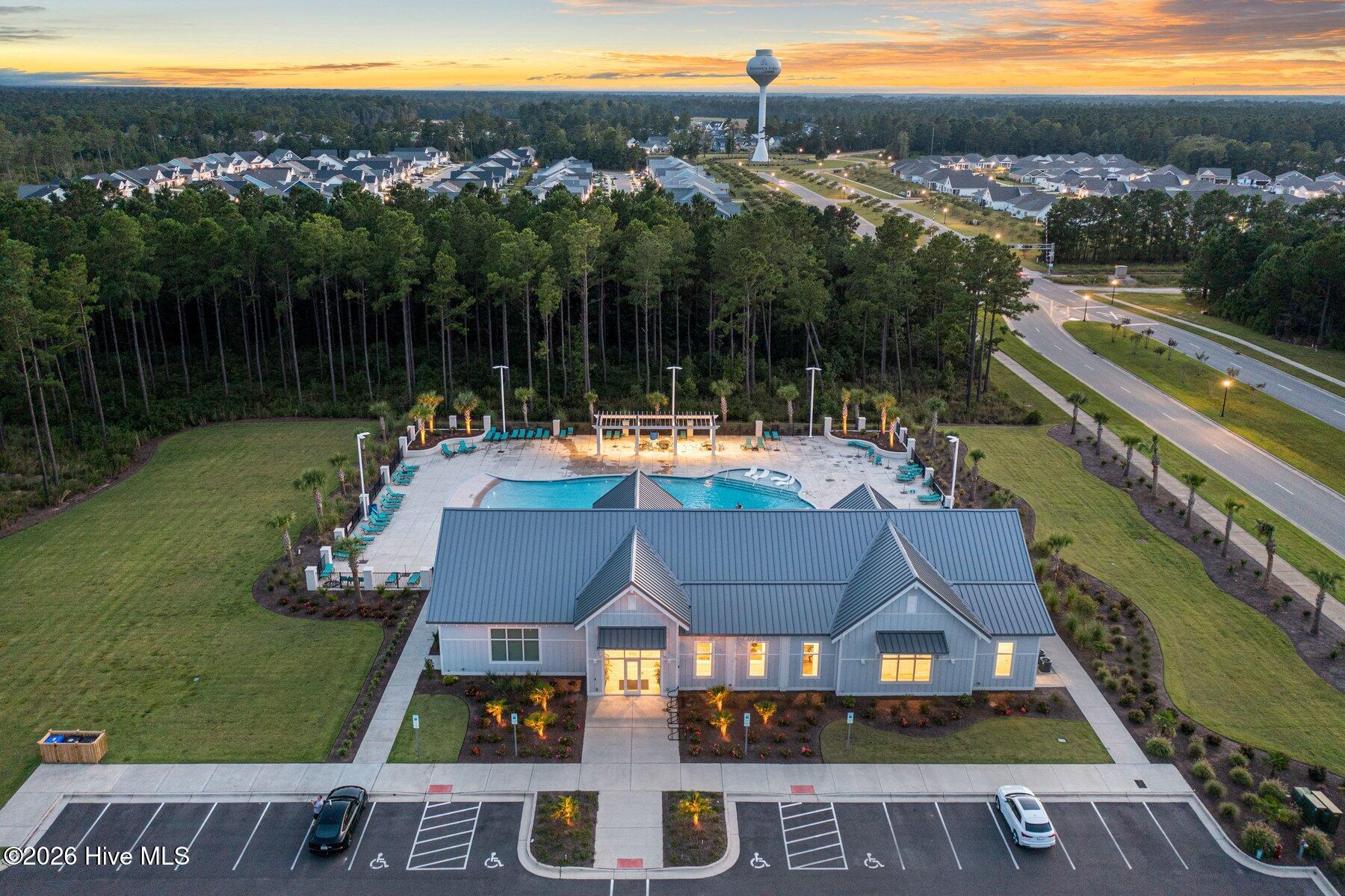 100552646 | Photo 44