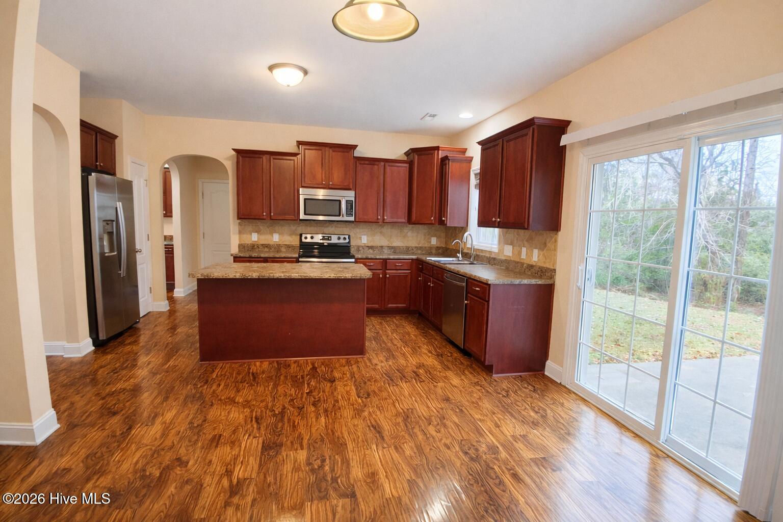 100504331 | Photo 17