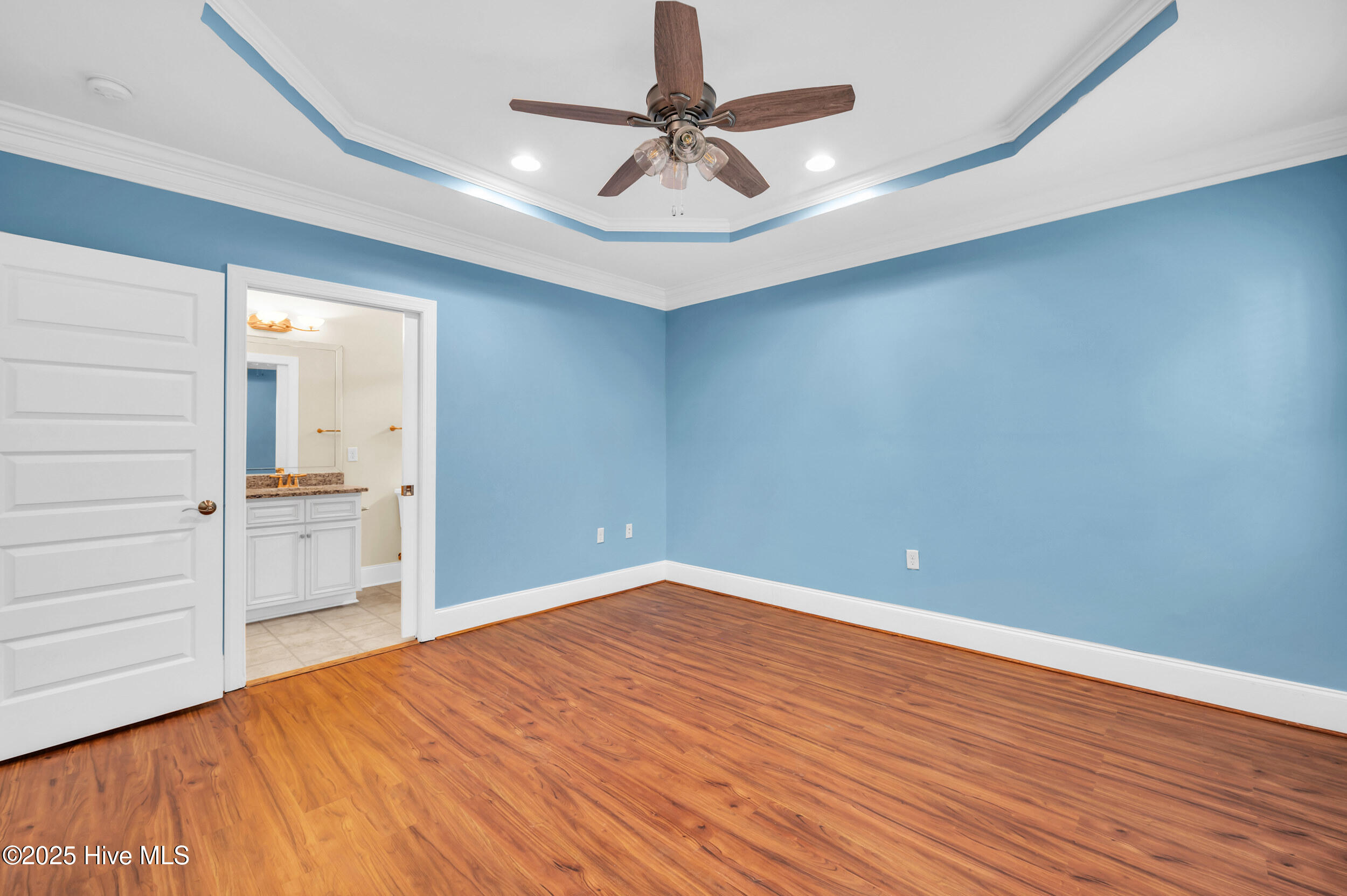 100499917 | Photo 10