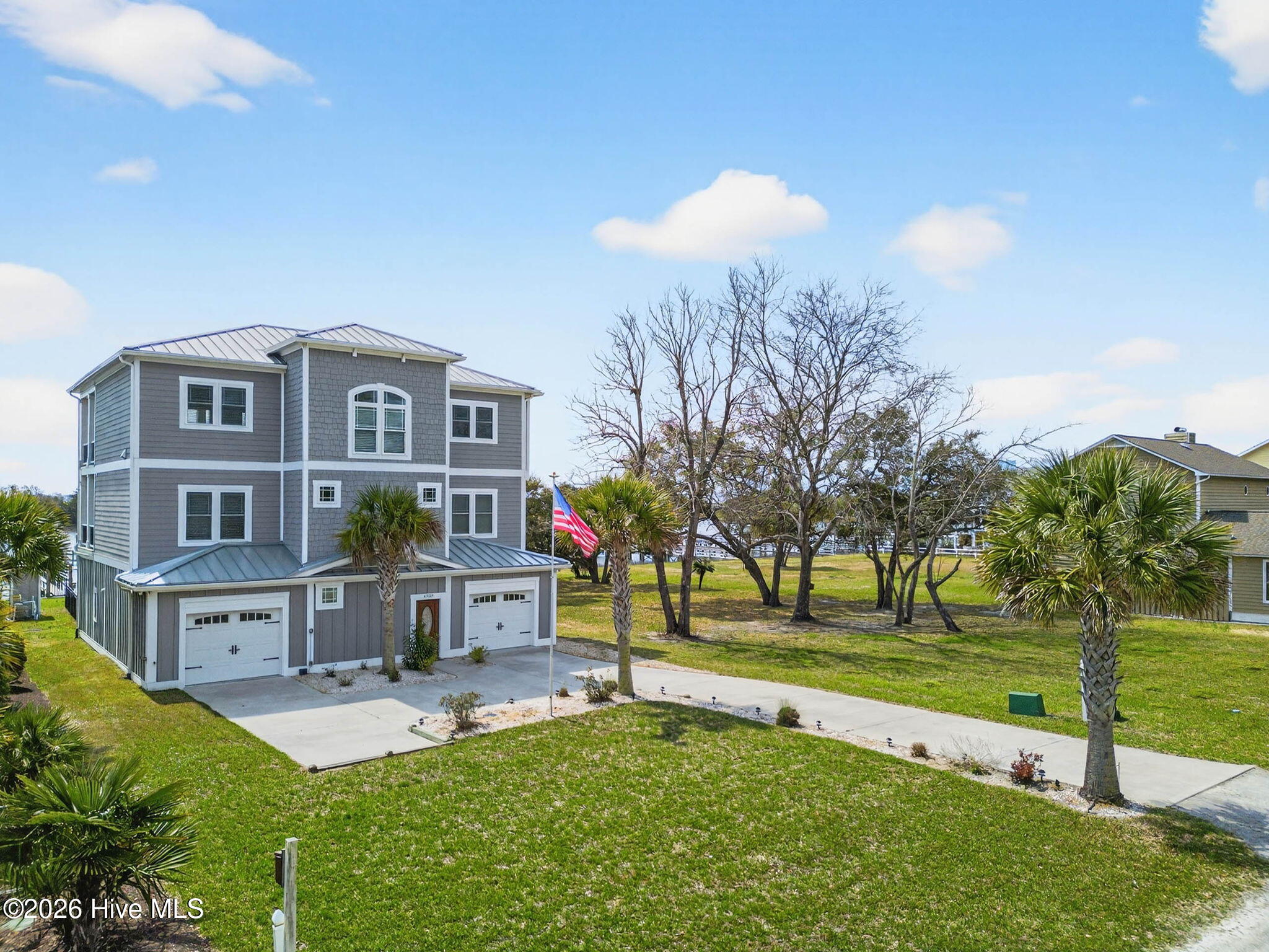 100563982 | Photo 72