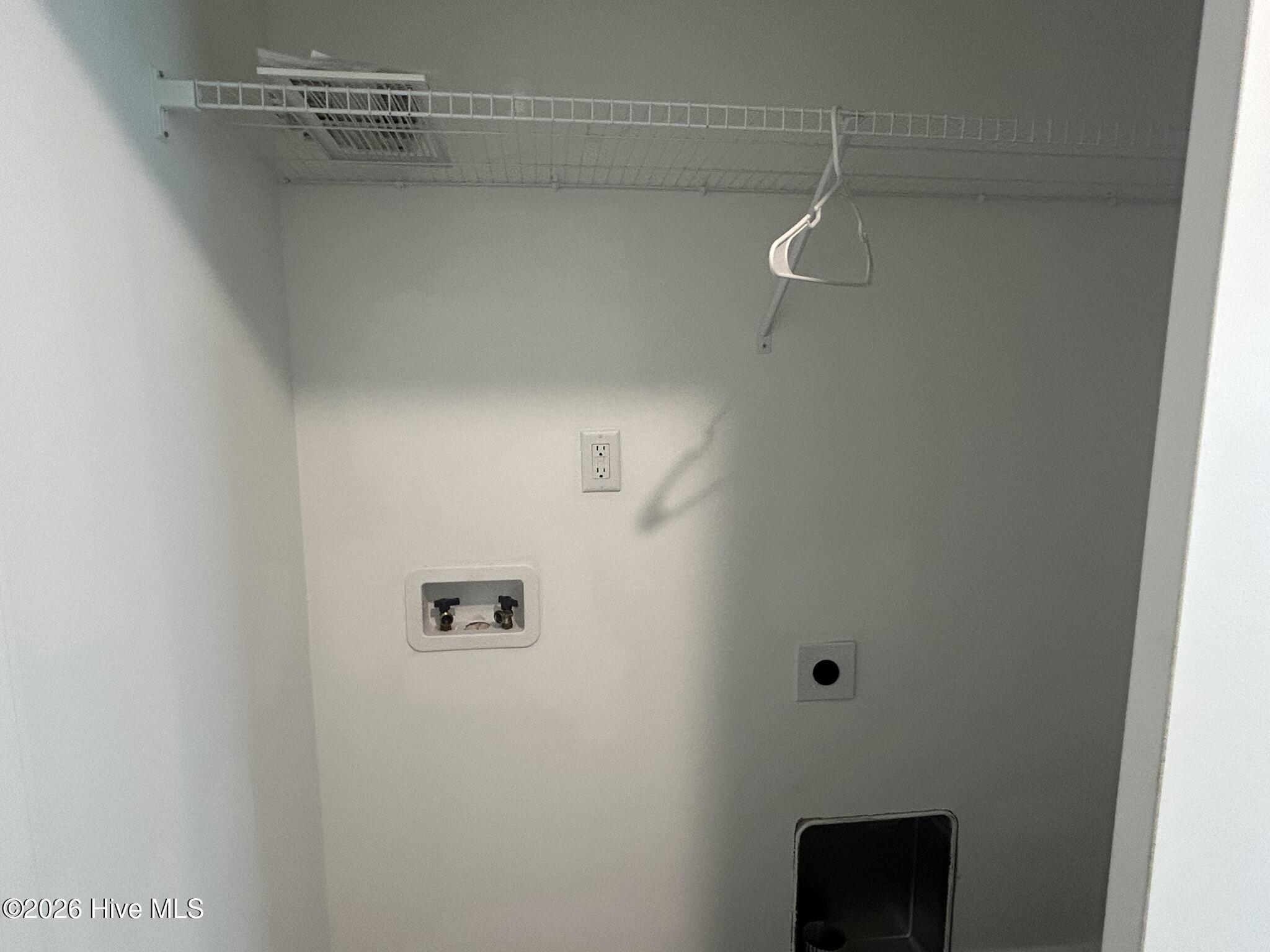 100560015 | Photo 16