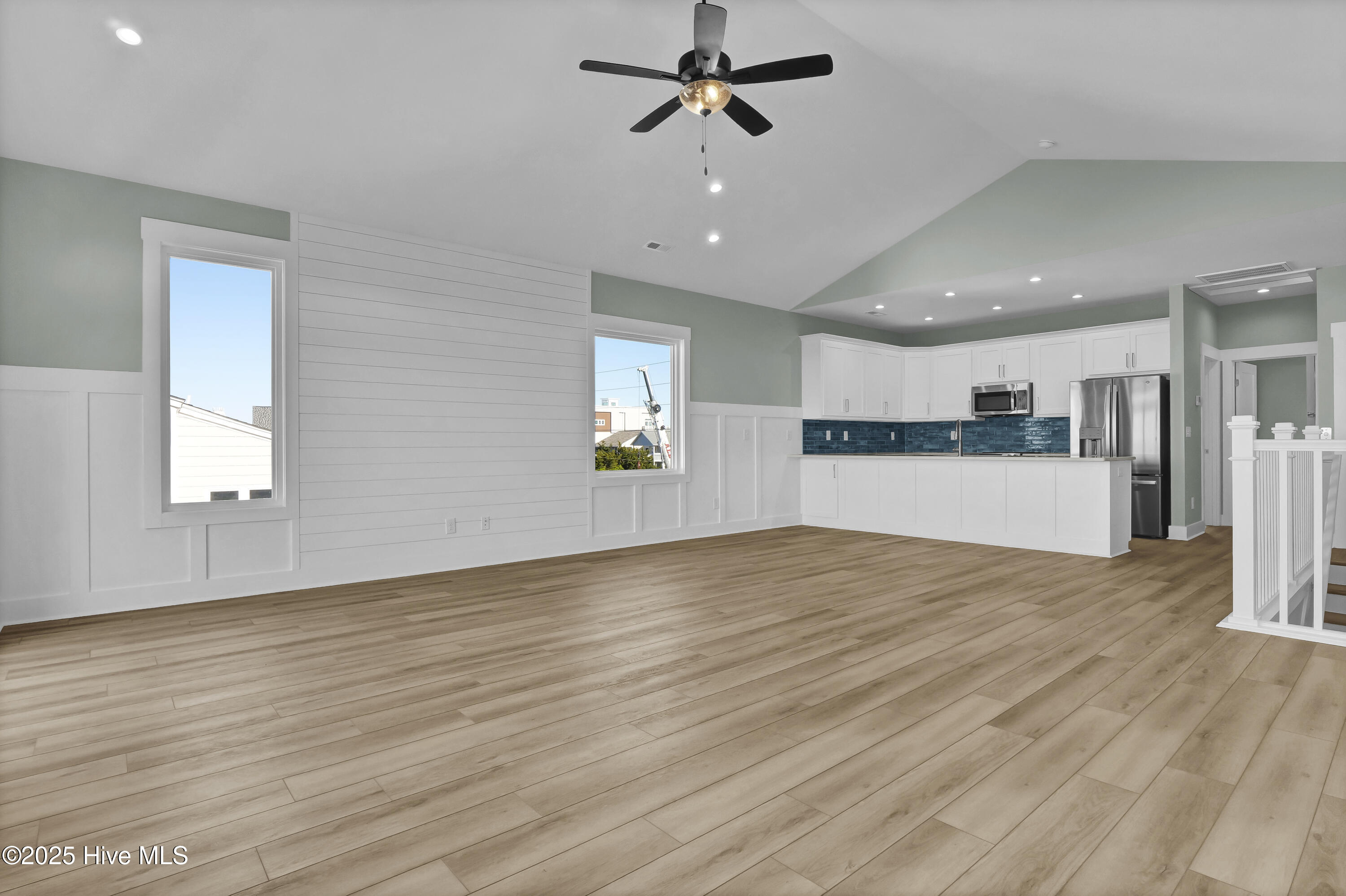 100542555 | Photo 23