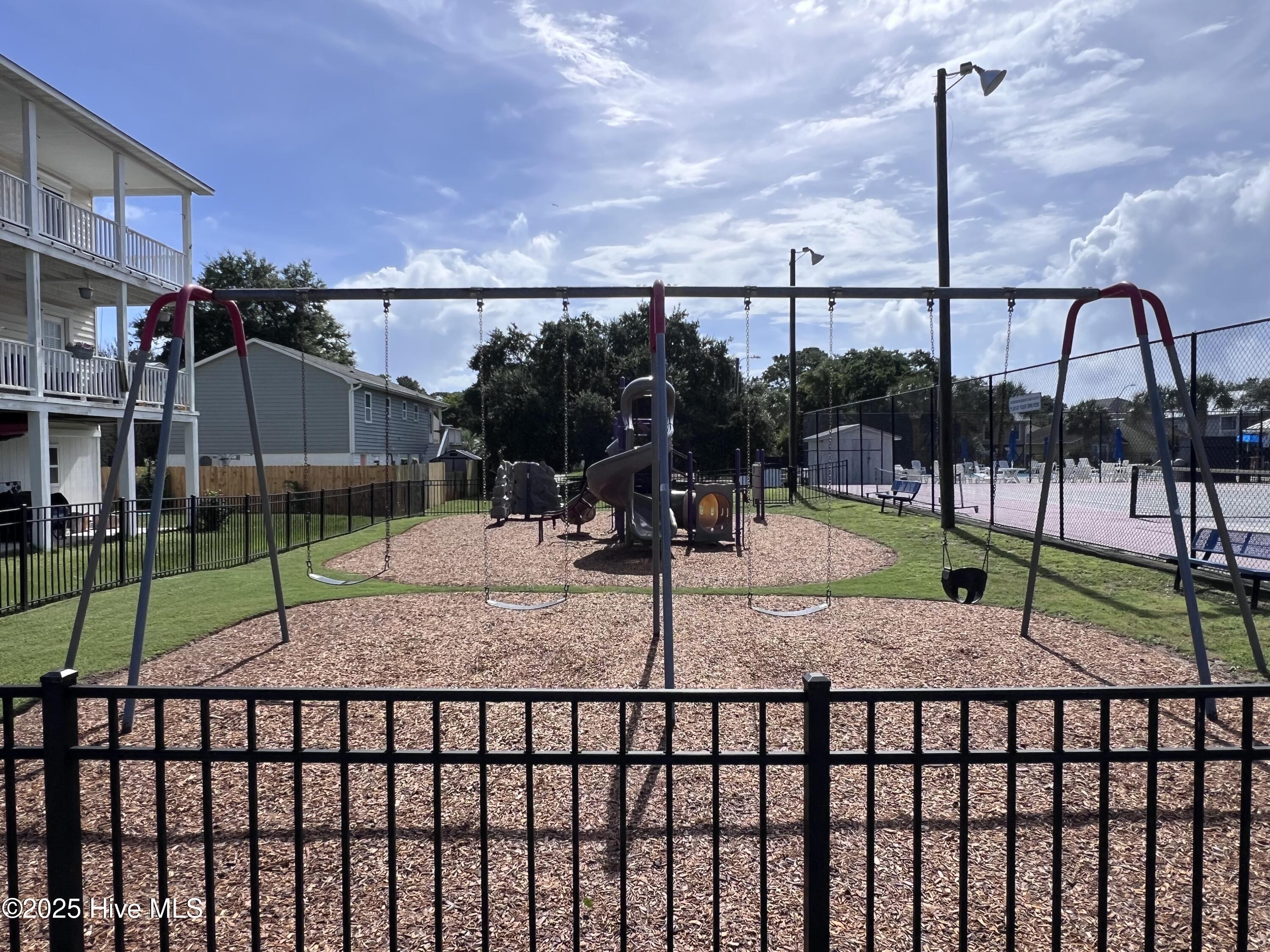 100519287 | Photo 42