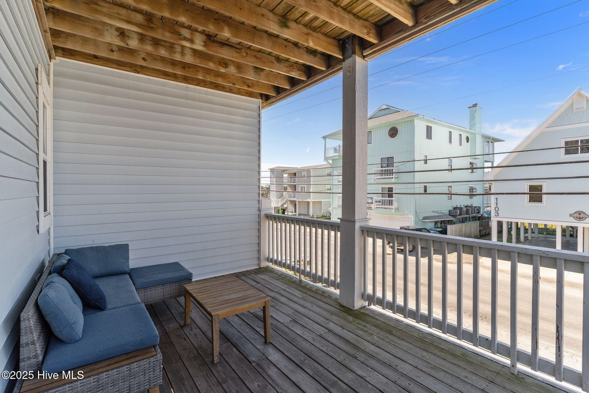 100540716 | Photo 21