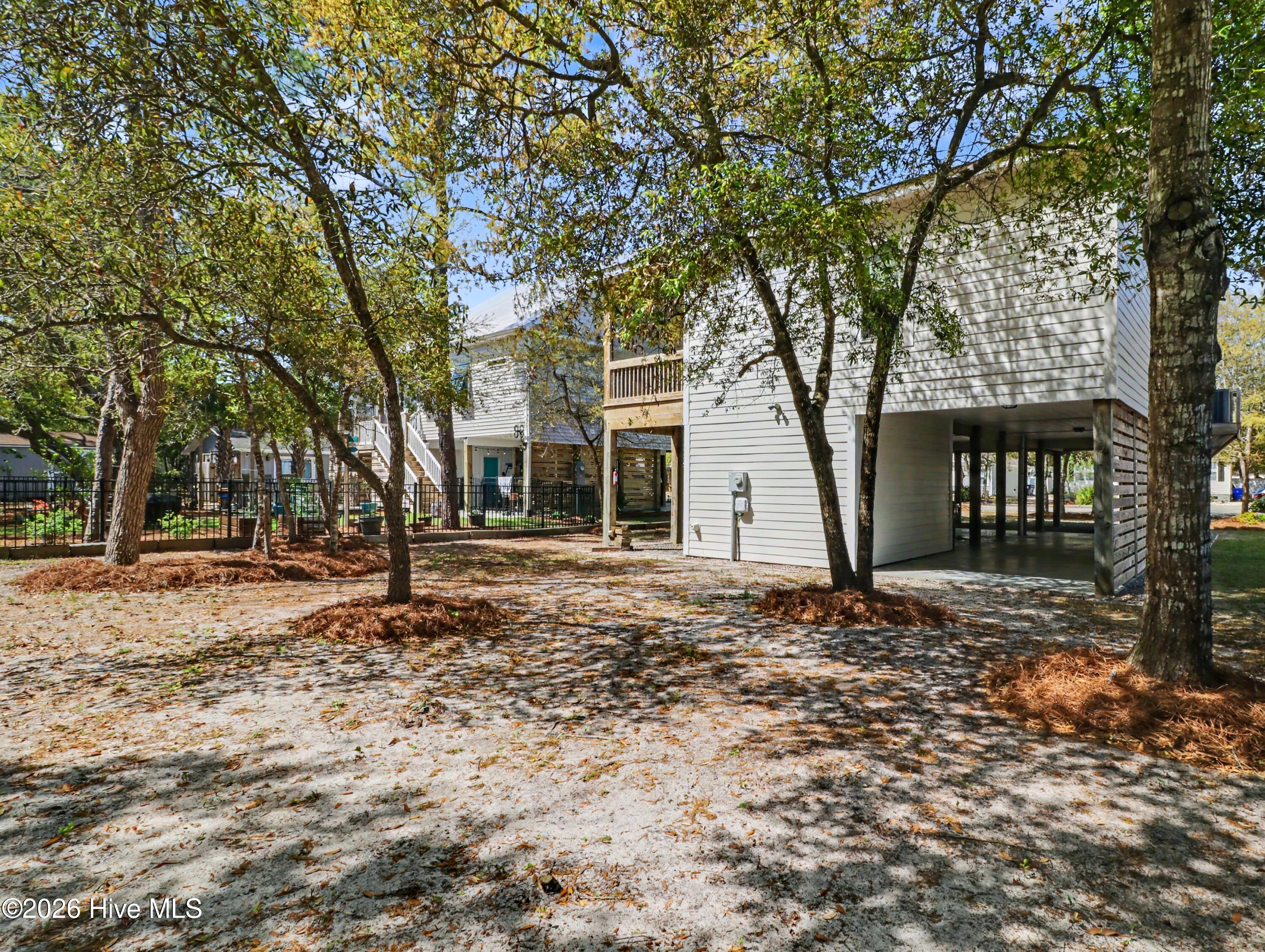 100566458 | Photo 34