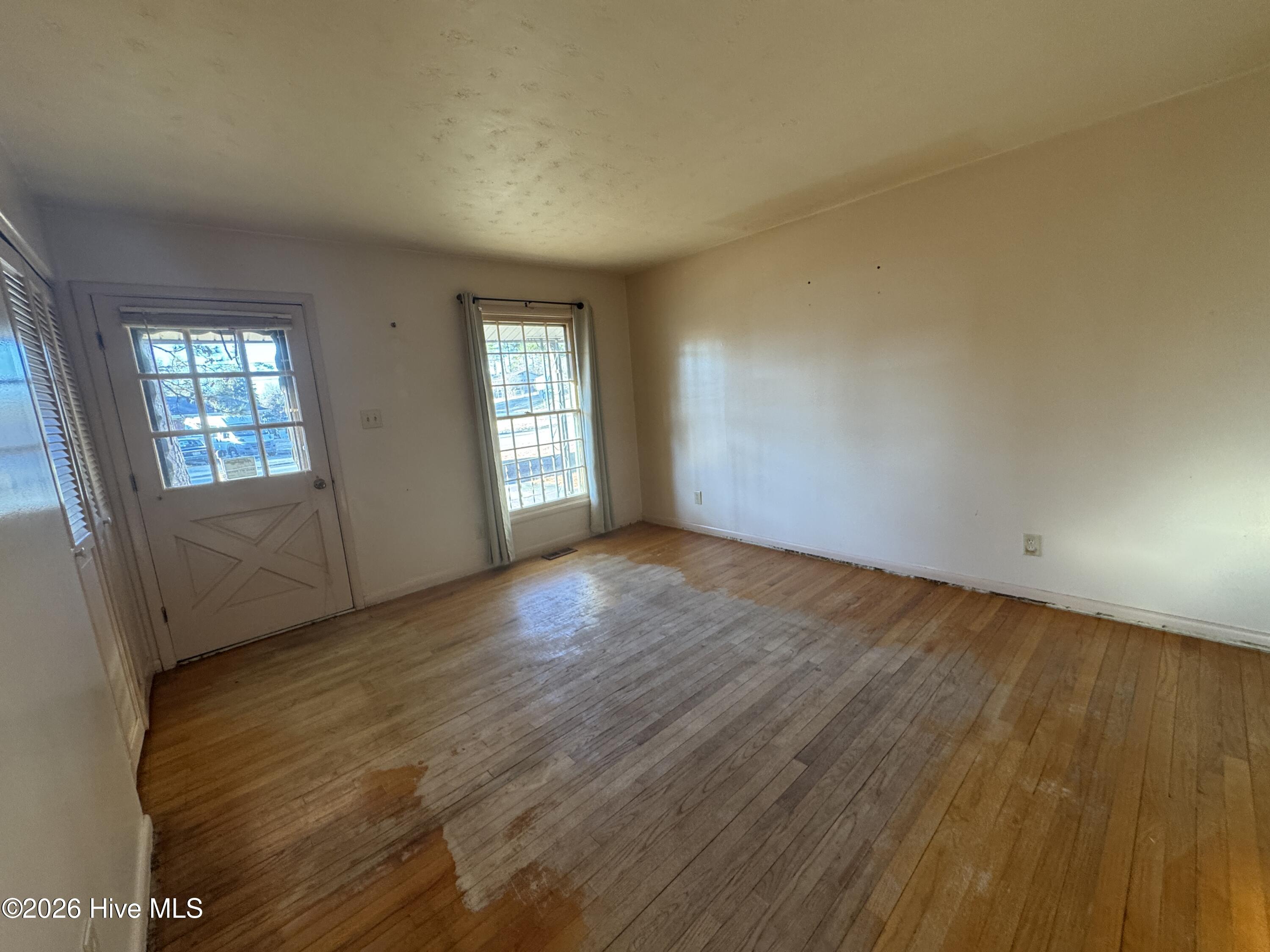 100553396 | Photo 13