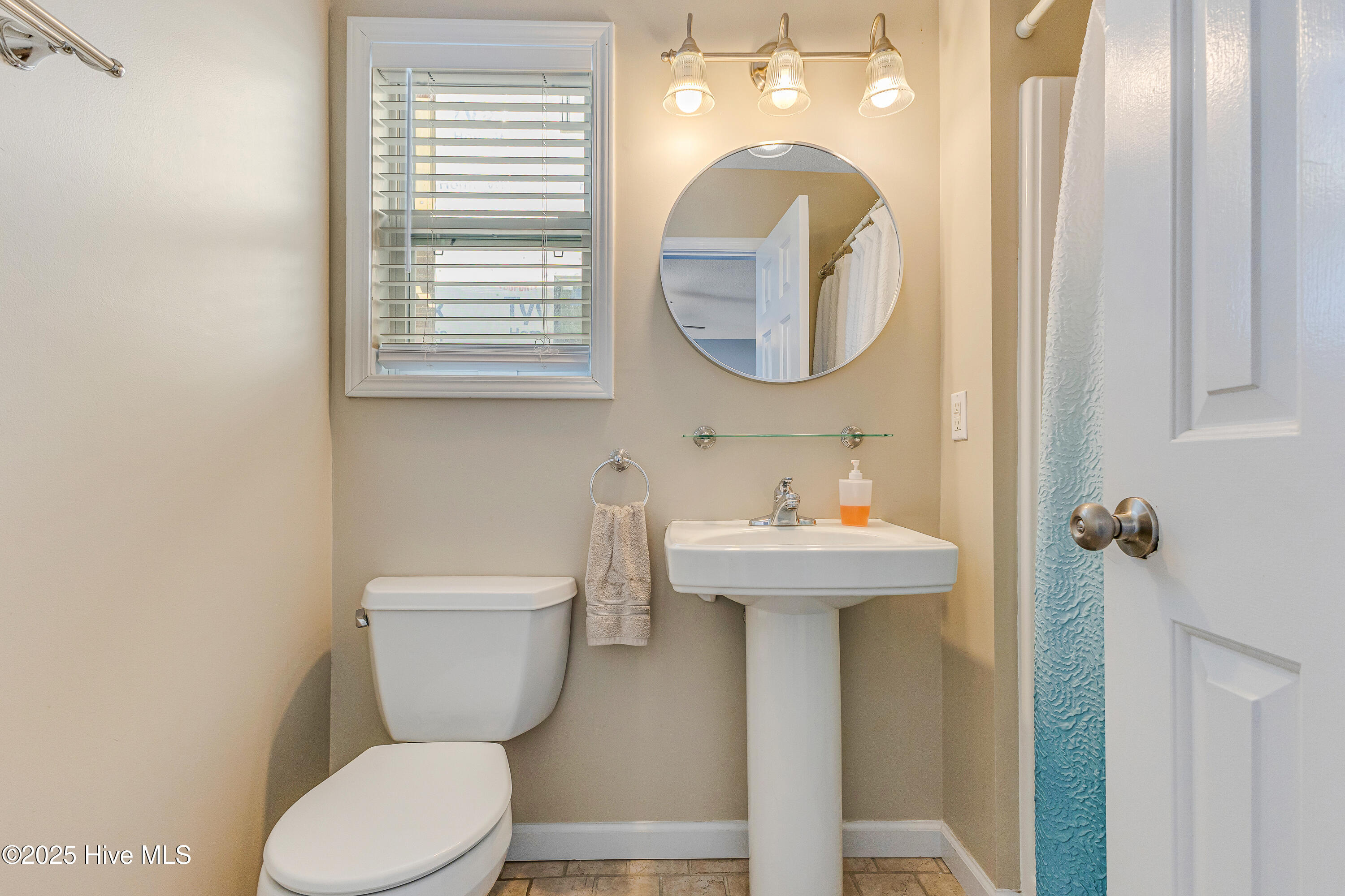 100540902 | Photo 26