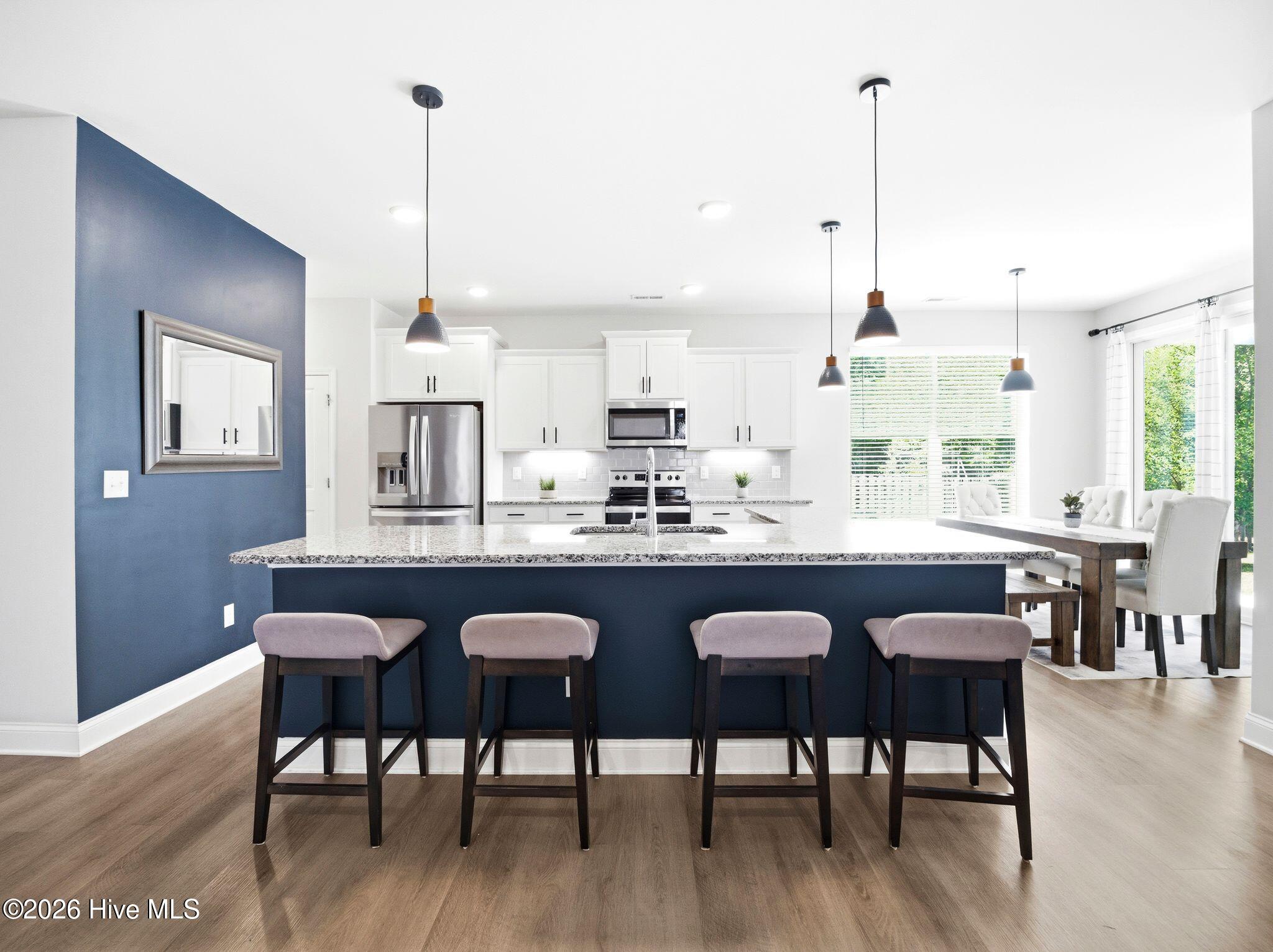 100569792 | Photo 13