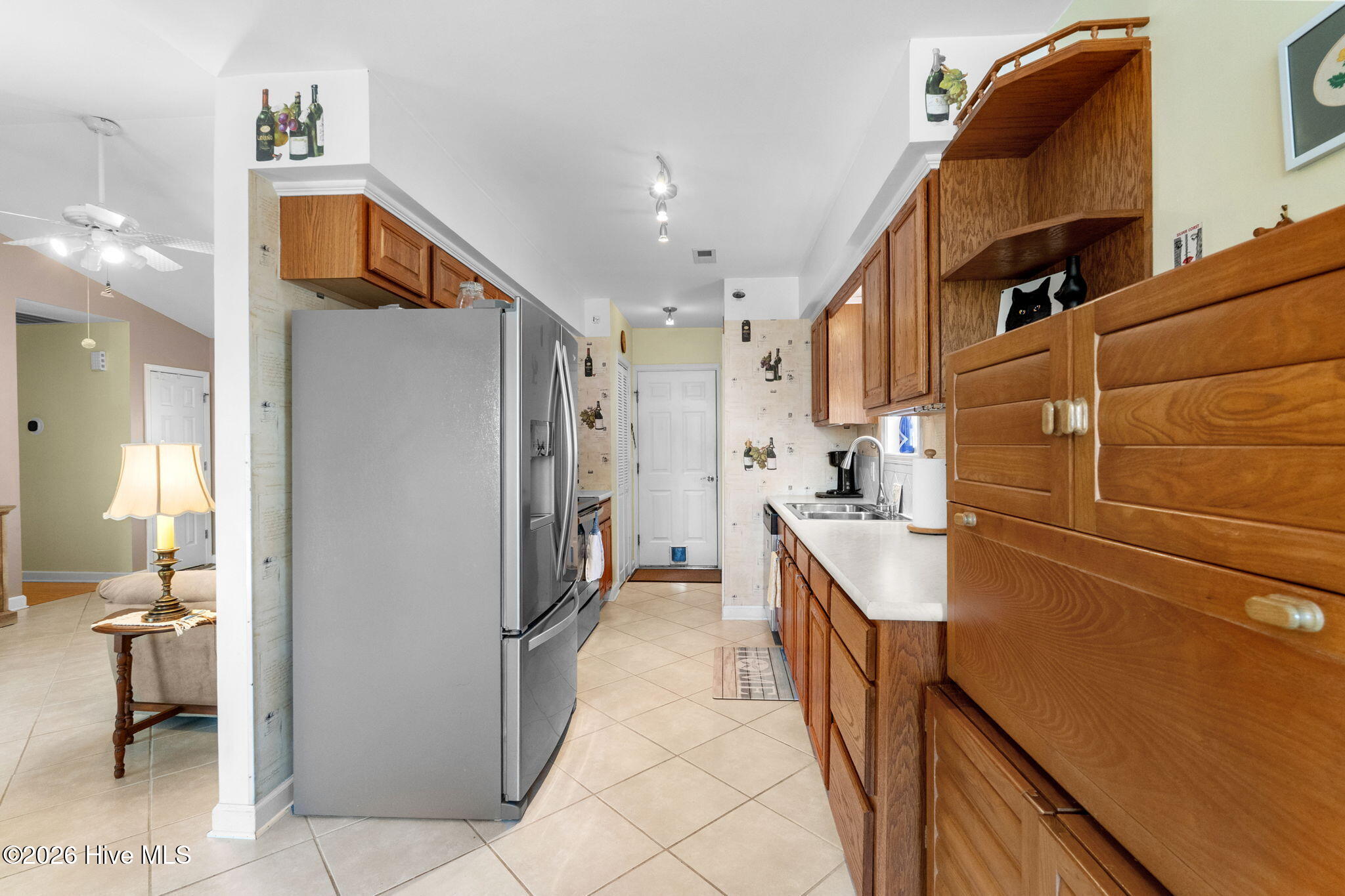 100568213 | Photo 14