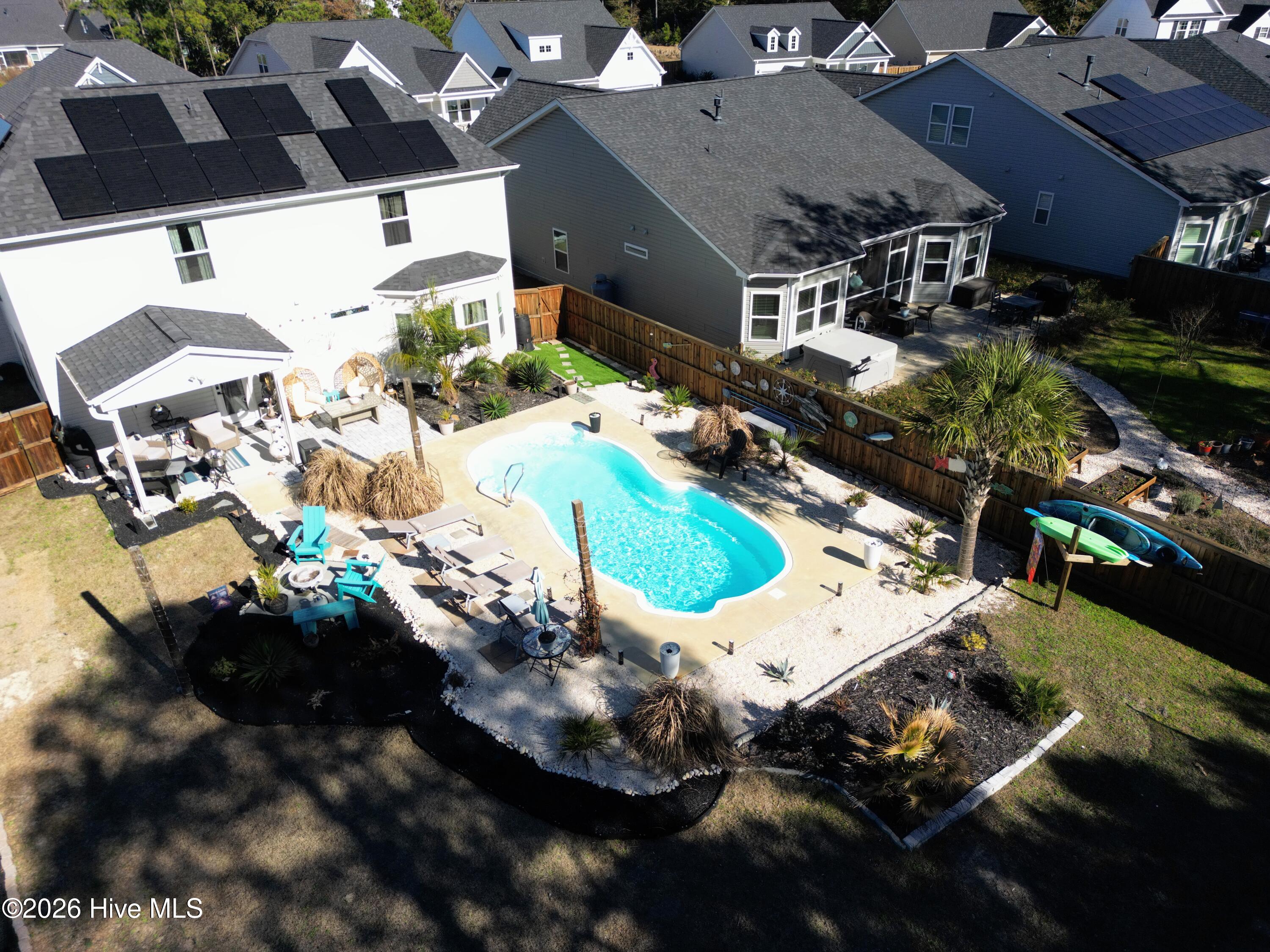 100549443 | Photo 50