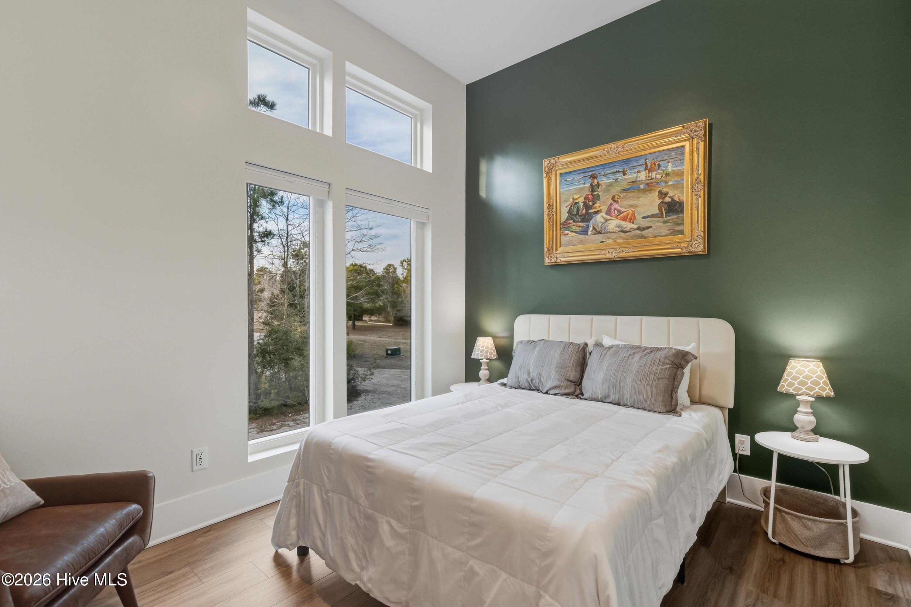 100554260 | Photo 39