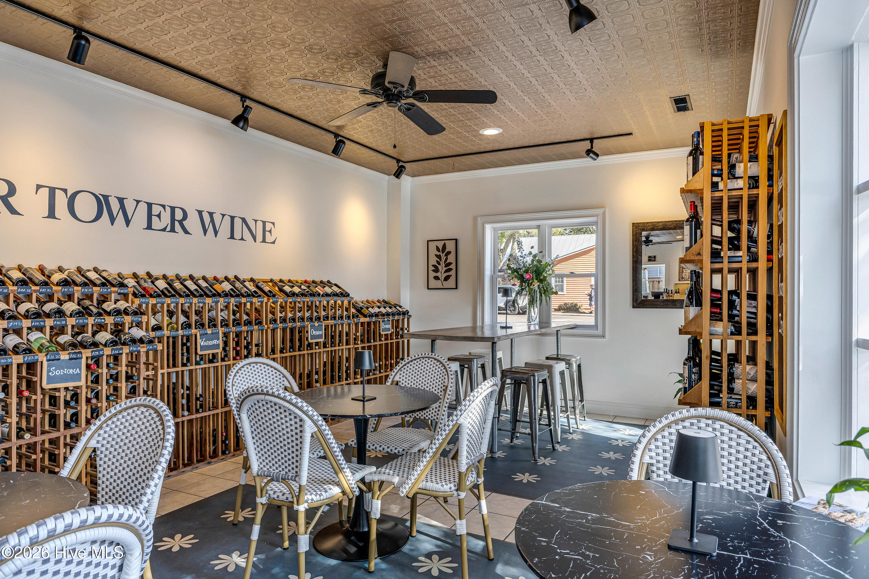 100517348 | Photo 27