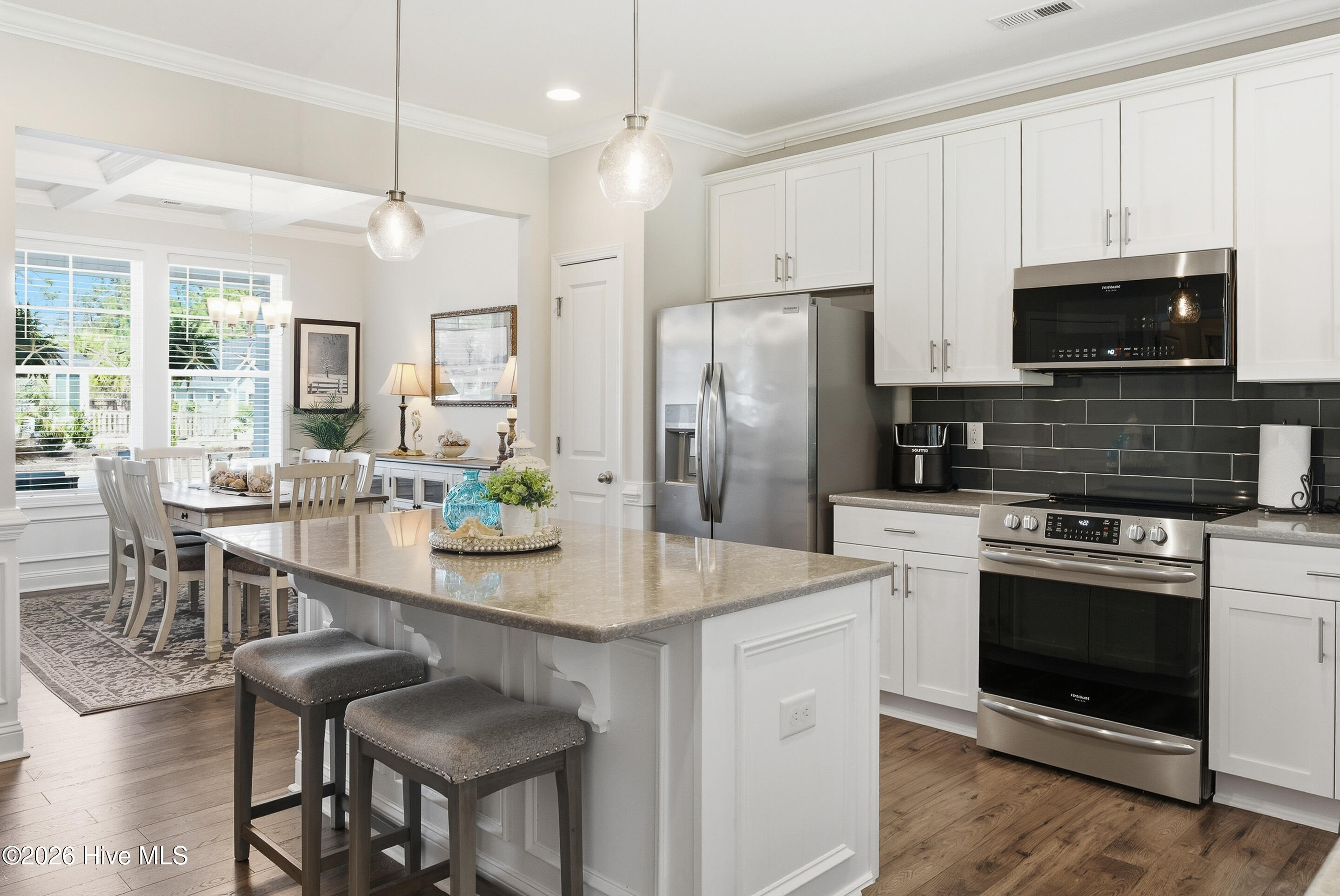 100562920 | Photo 10