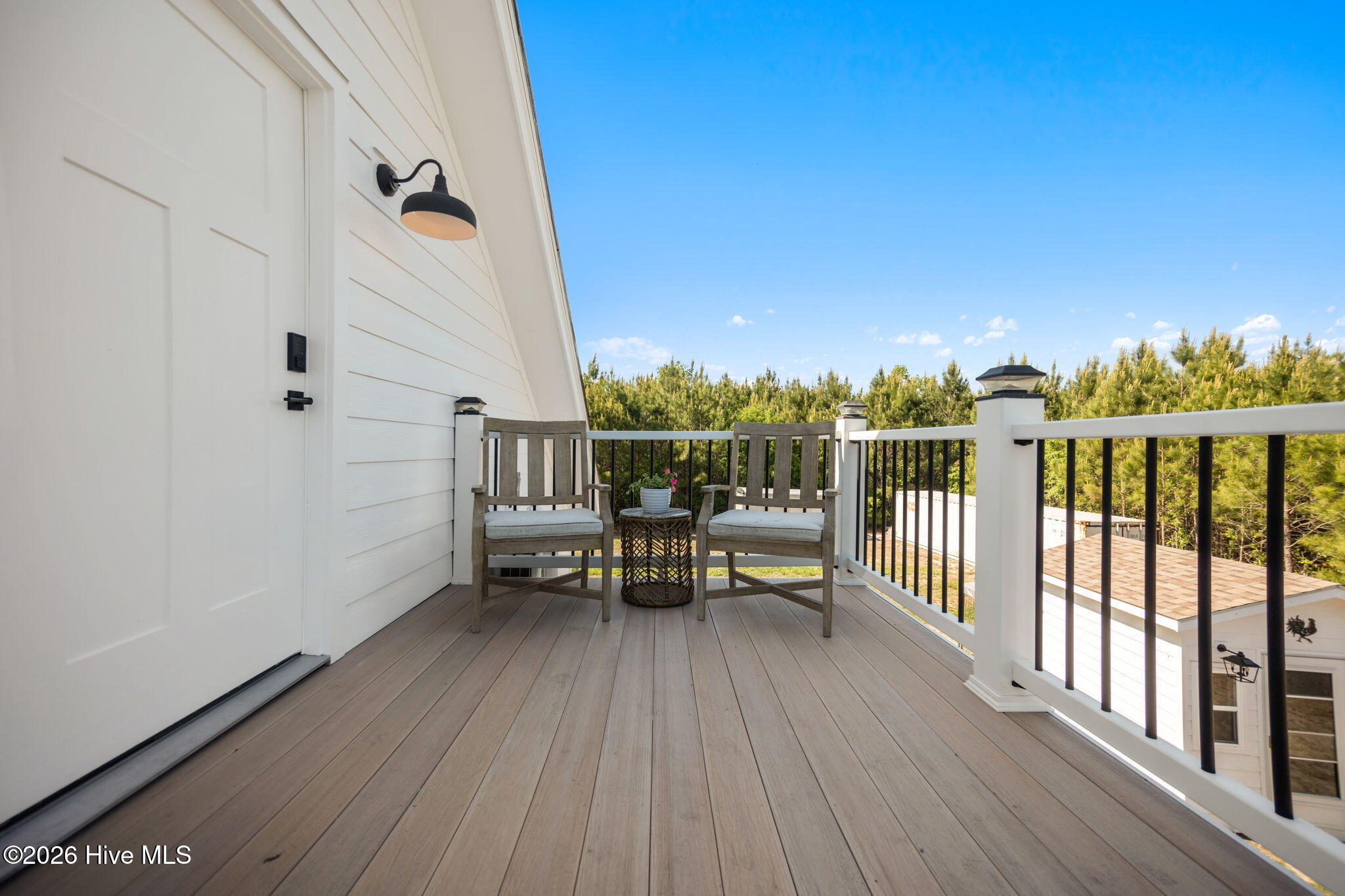 100569675 | Photo 38