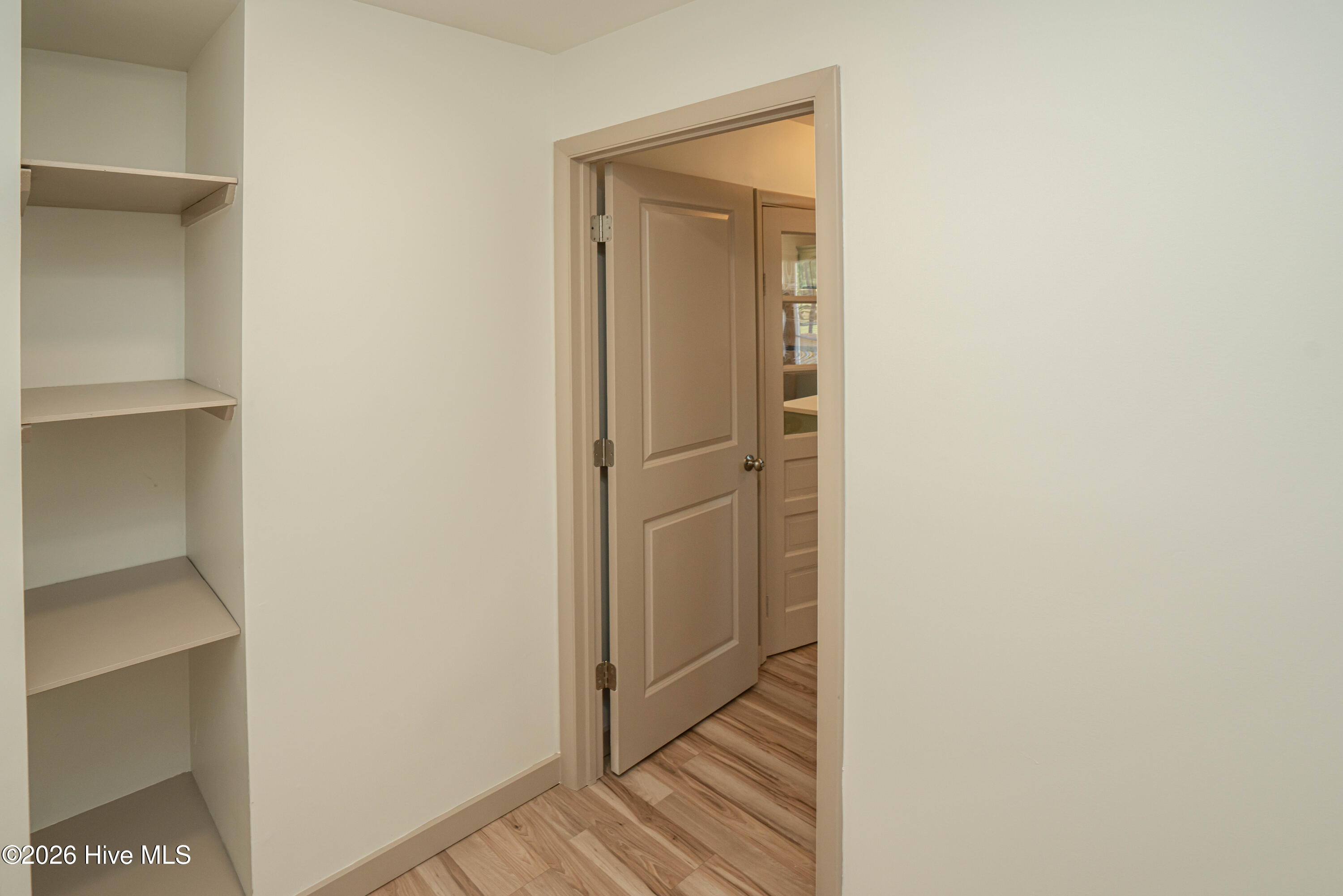 100567372 | Photo 62