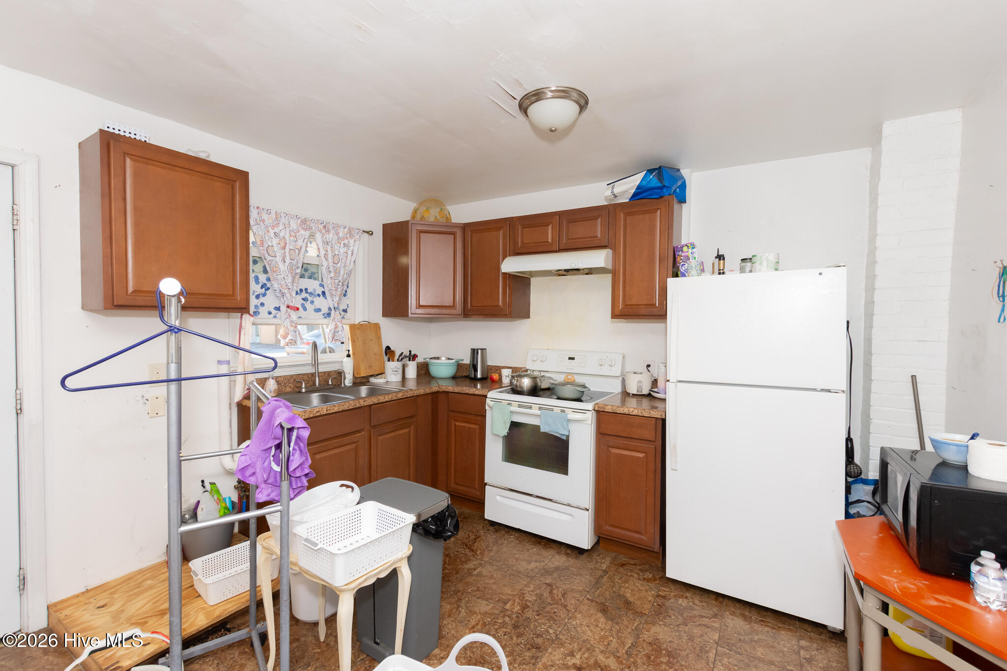 100549393 | Photo 25