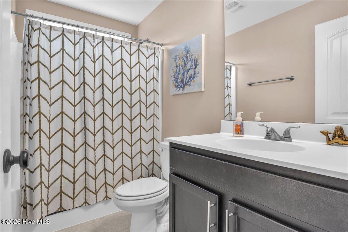 100558740 | Photo 42