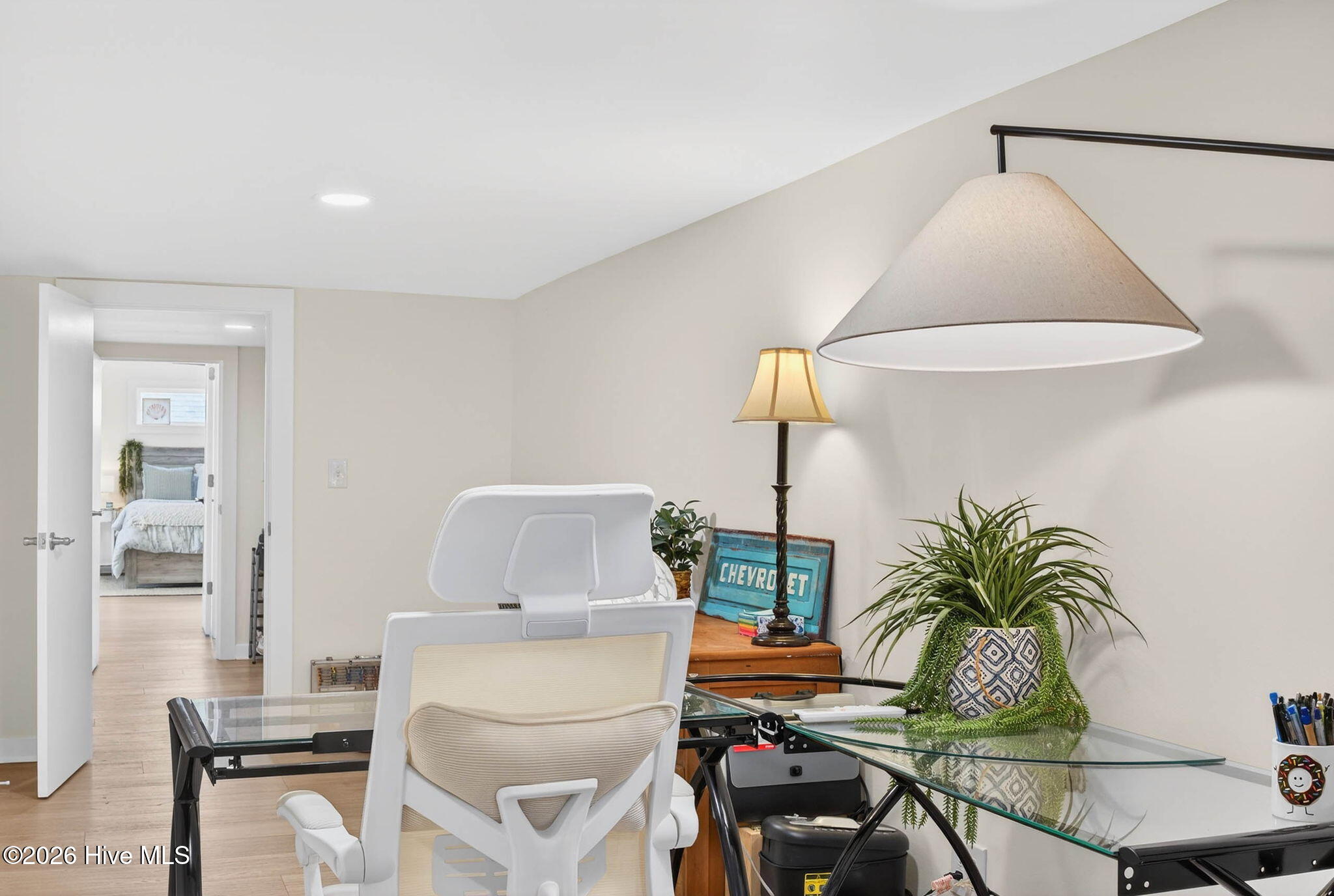 100563194 | Photo 38