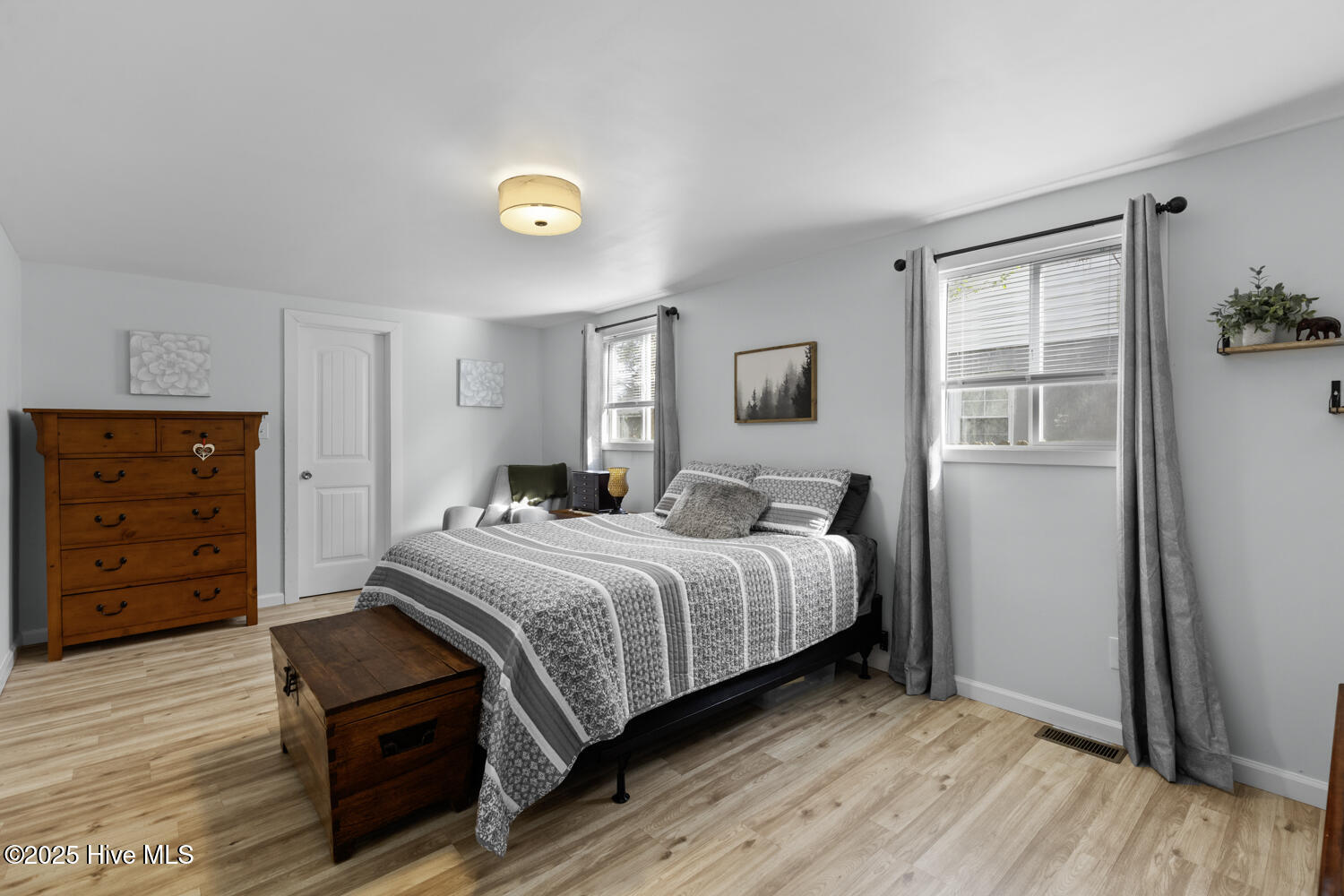 100546877 | Photo 12