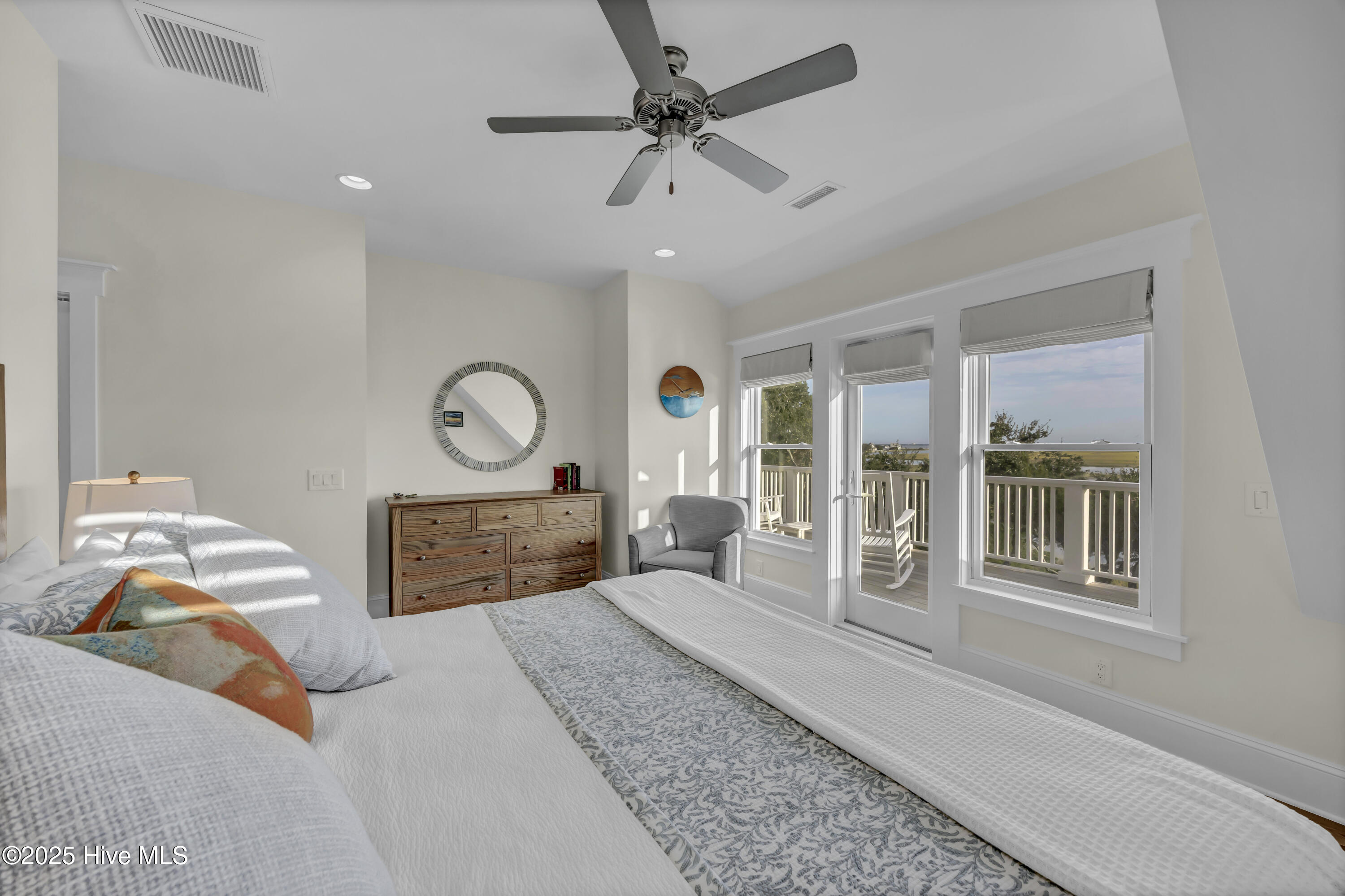 100534977 | Photo 28