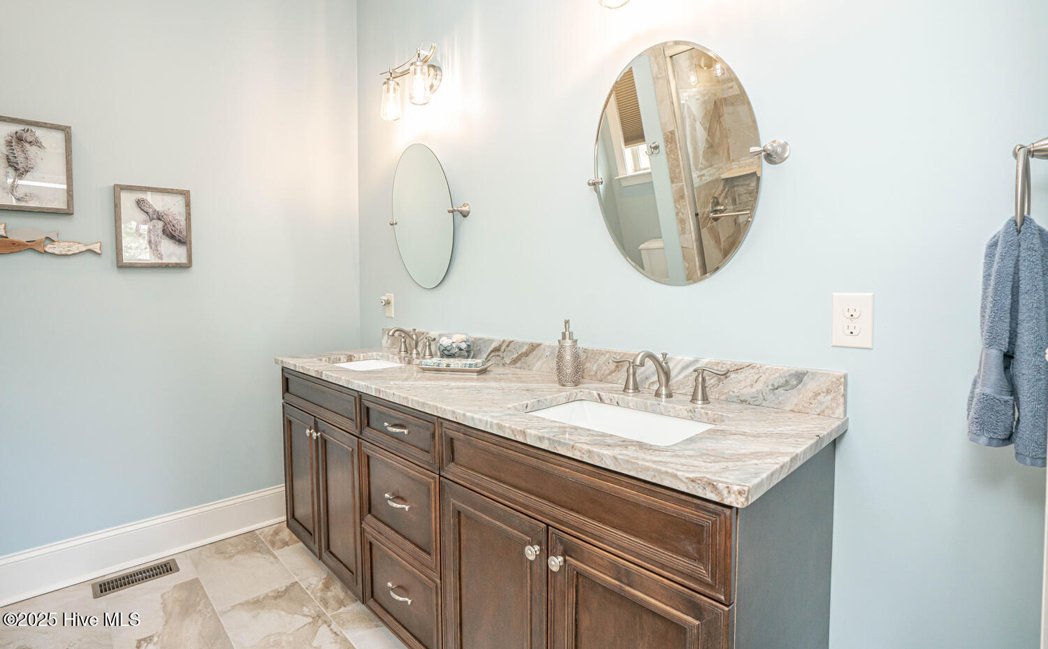 100514685 | Photo 41