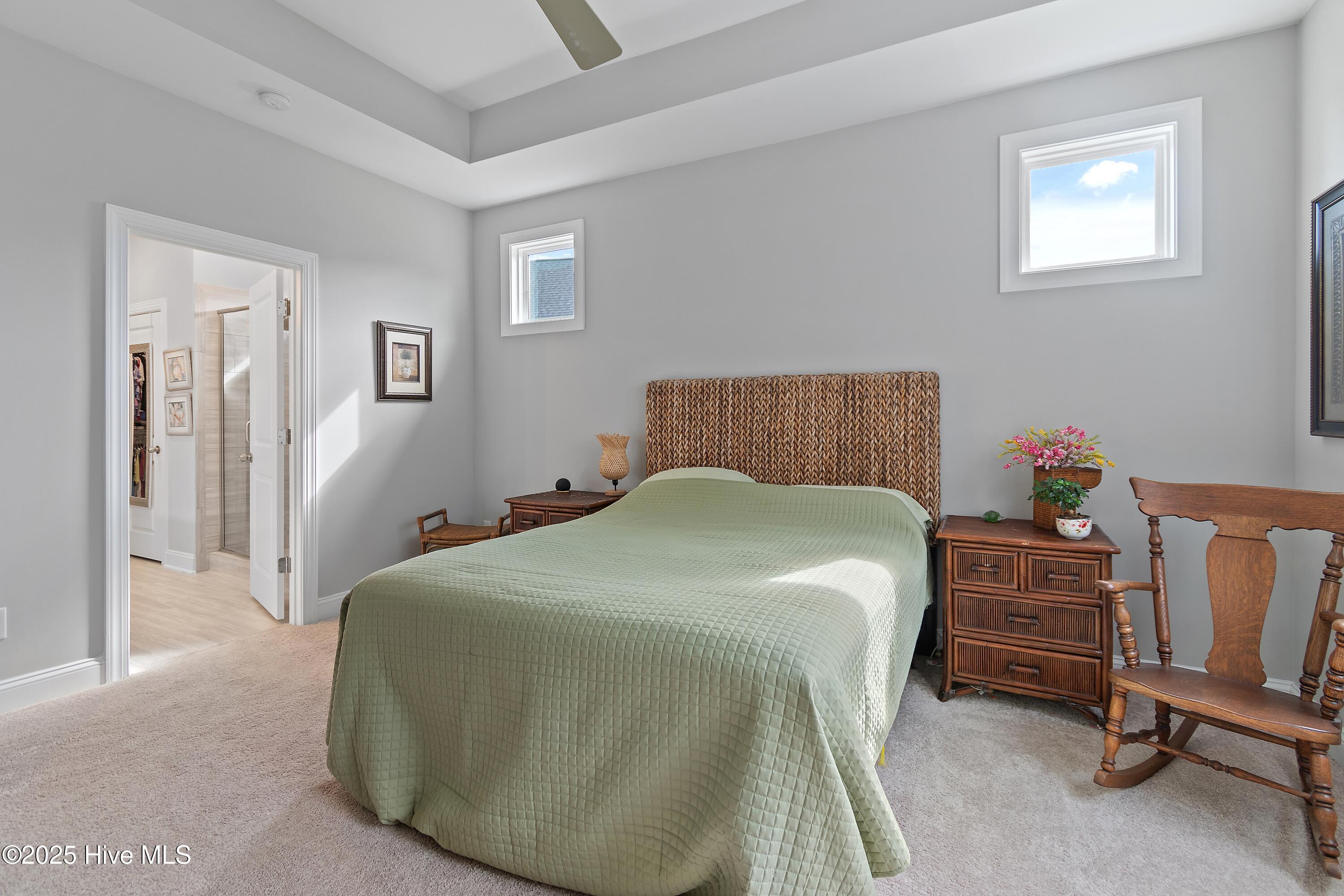 100527961 | Photo 27