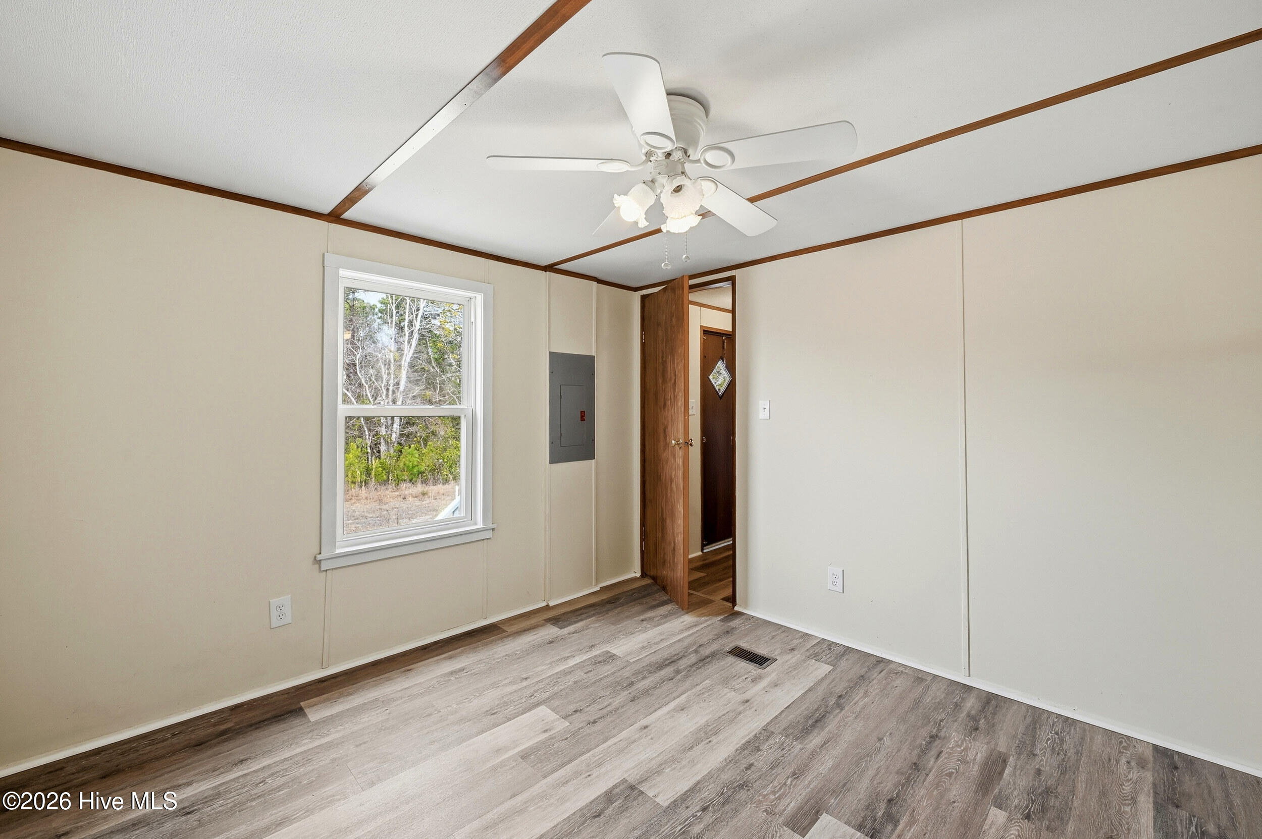 100552656 | Photo 24