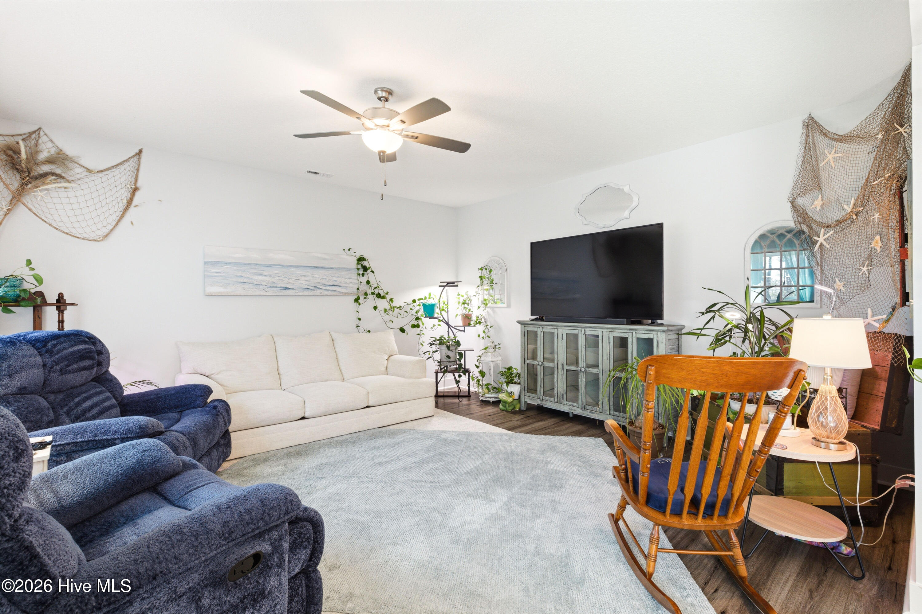 100563821 | Photo 25