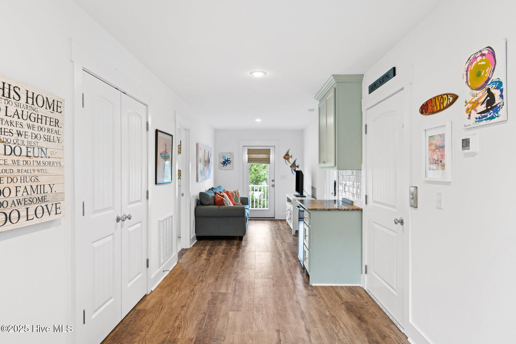 100523627 | Photo 22