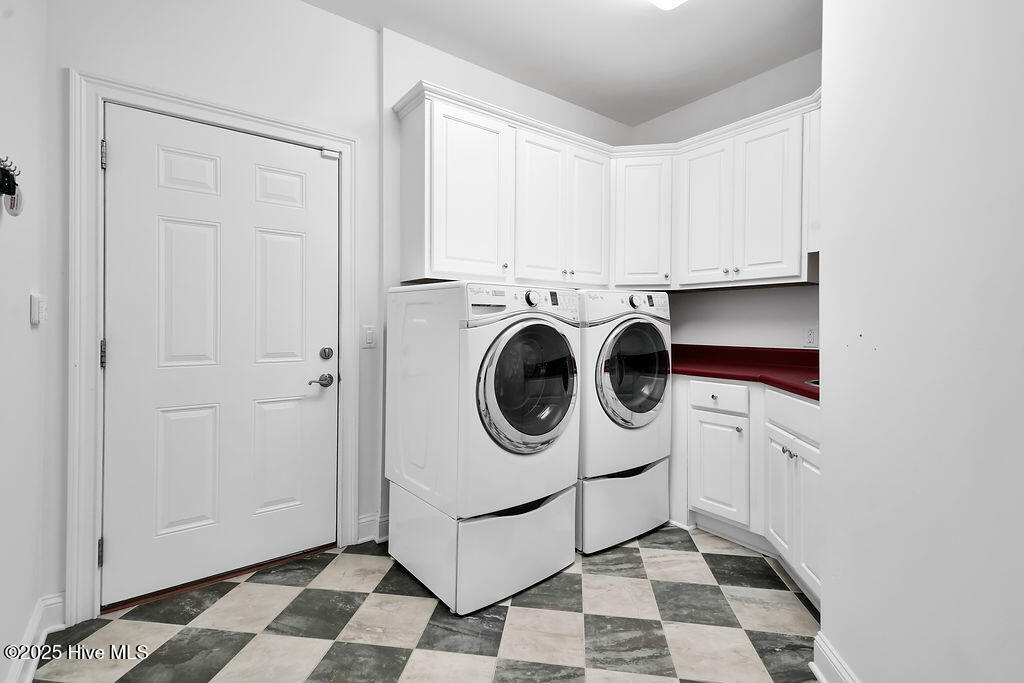 100540084 | Photo 47