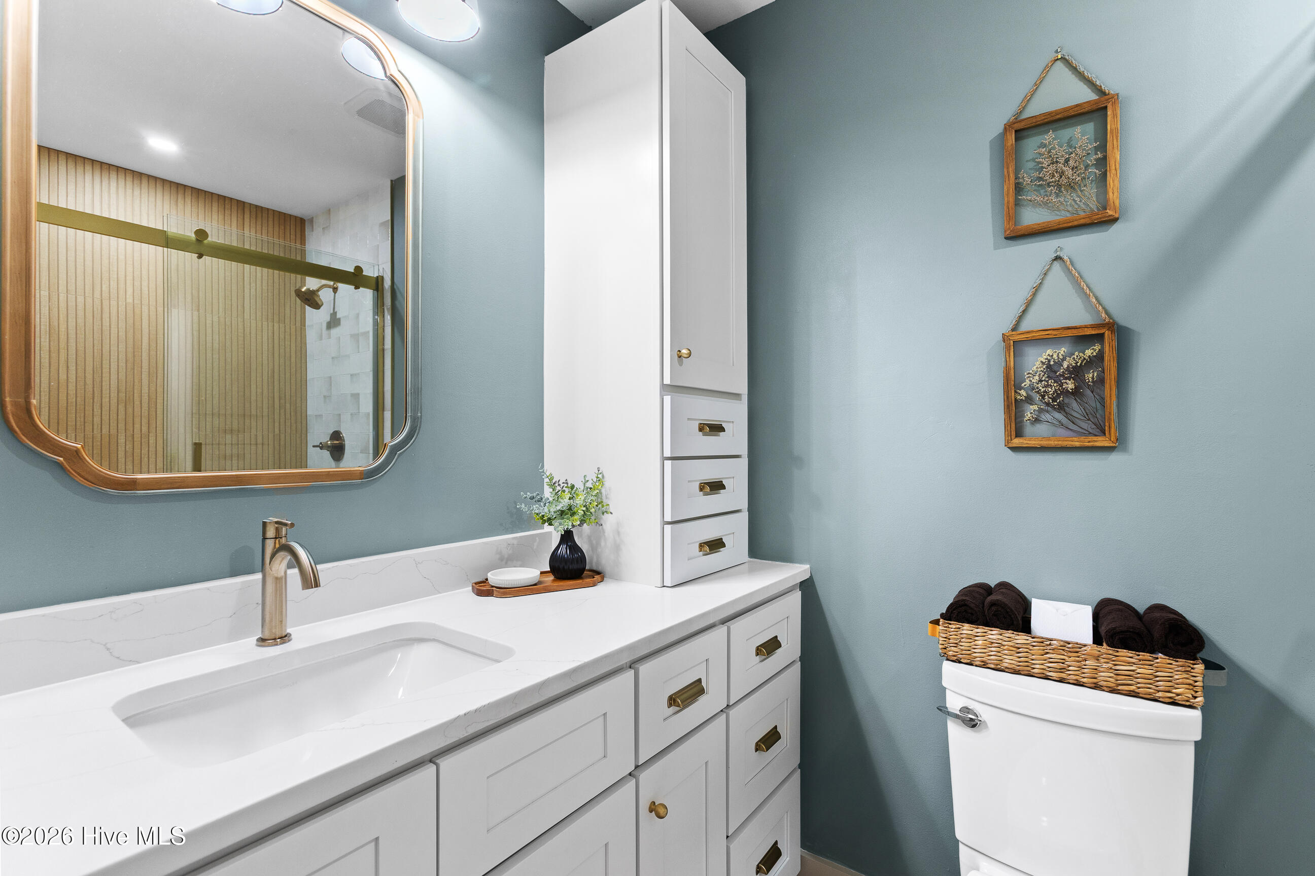 100566396 | Photo 17