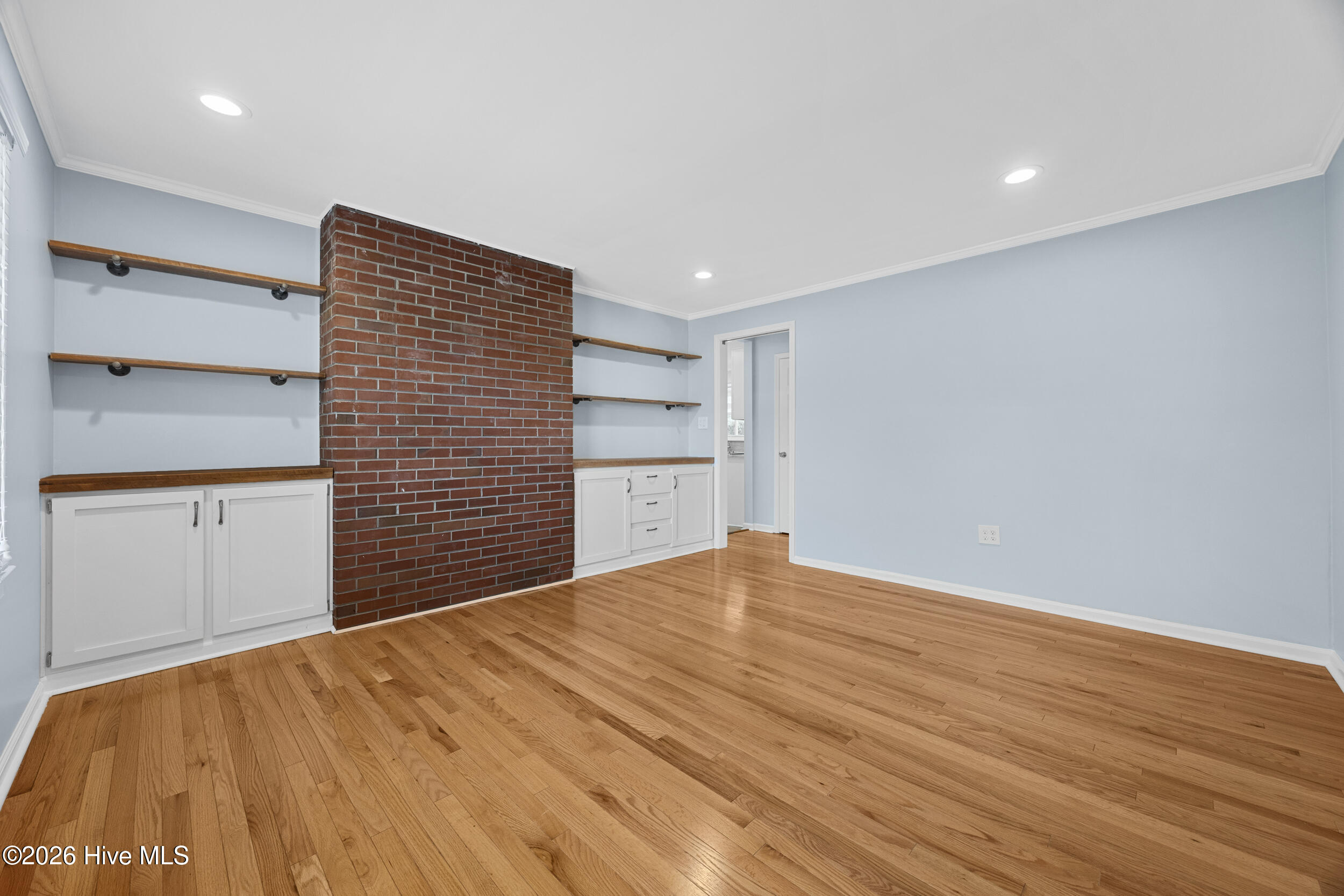 100561764 | Photo 27