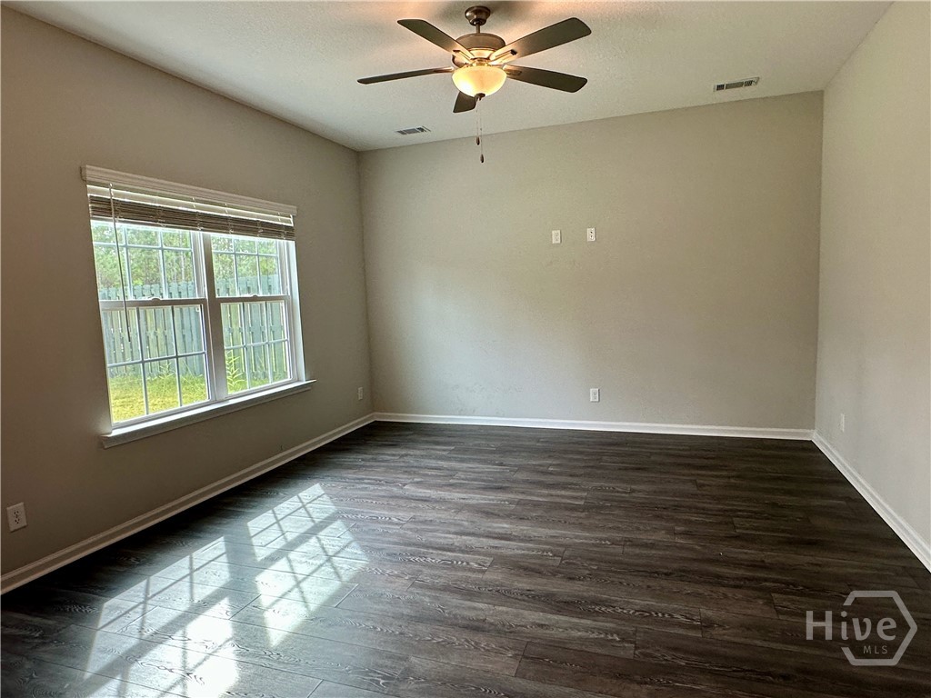 Photo 4 of Single family home for sale at 67 Daylily Ct, Hinesville, GA 31313 | MLS# SA366192 | Listing updated on 2026-10-10