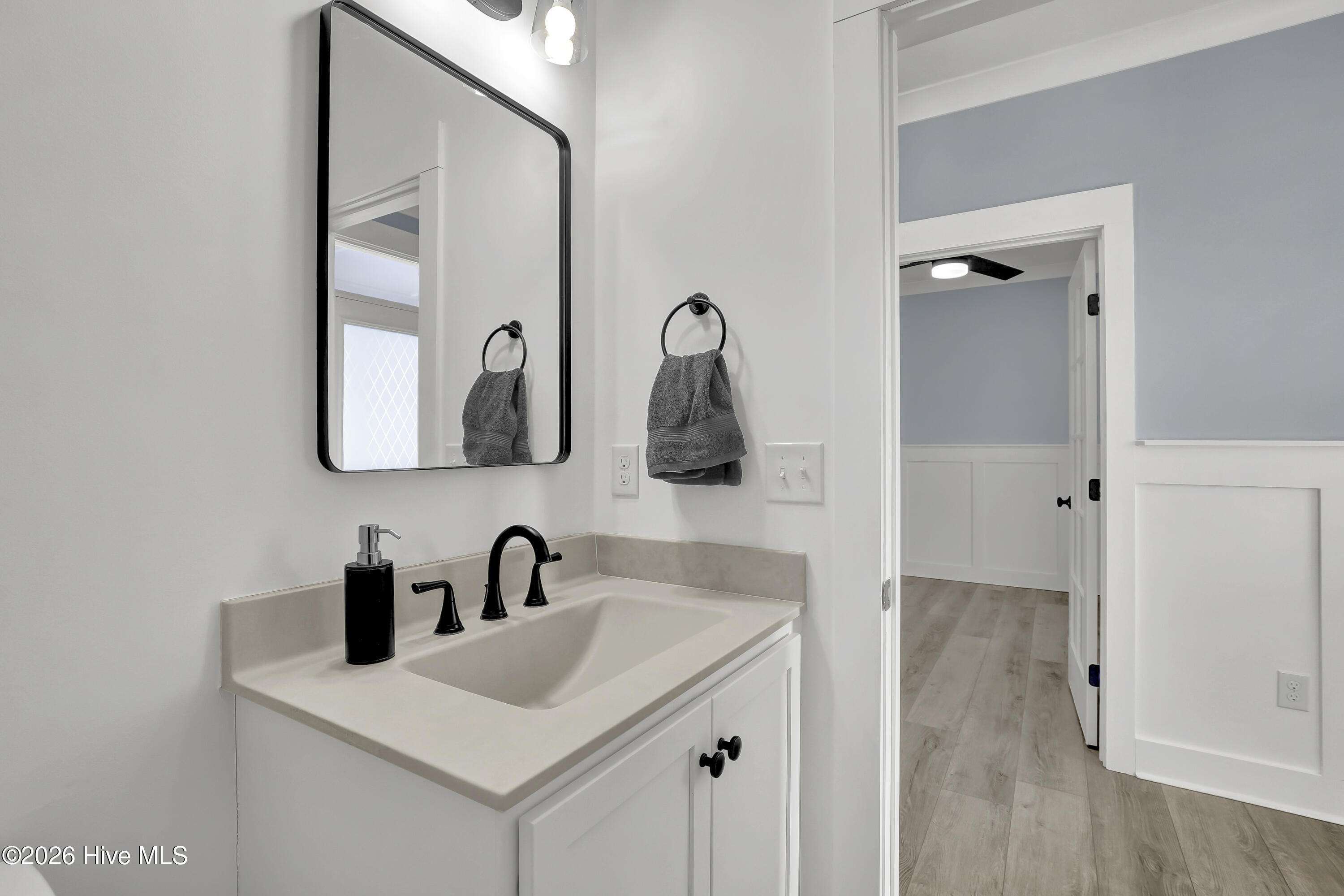 100556741 | Photo 11