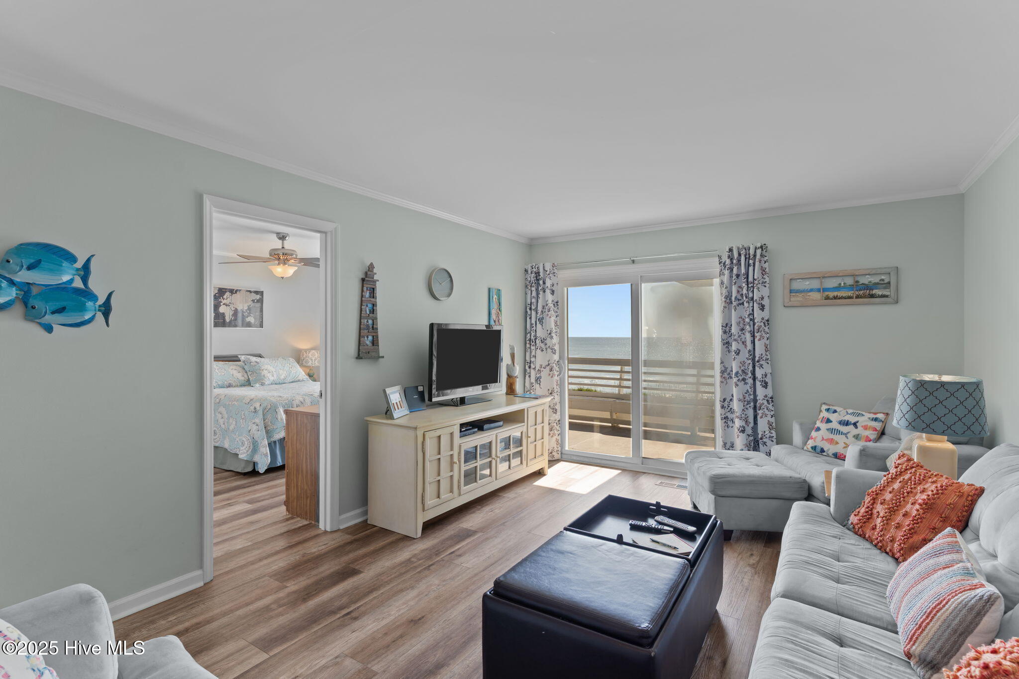 100530762 | Photo 11