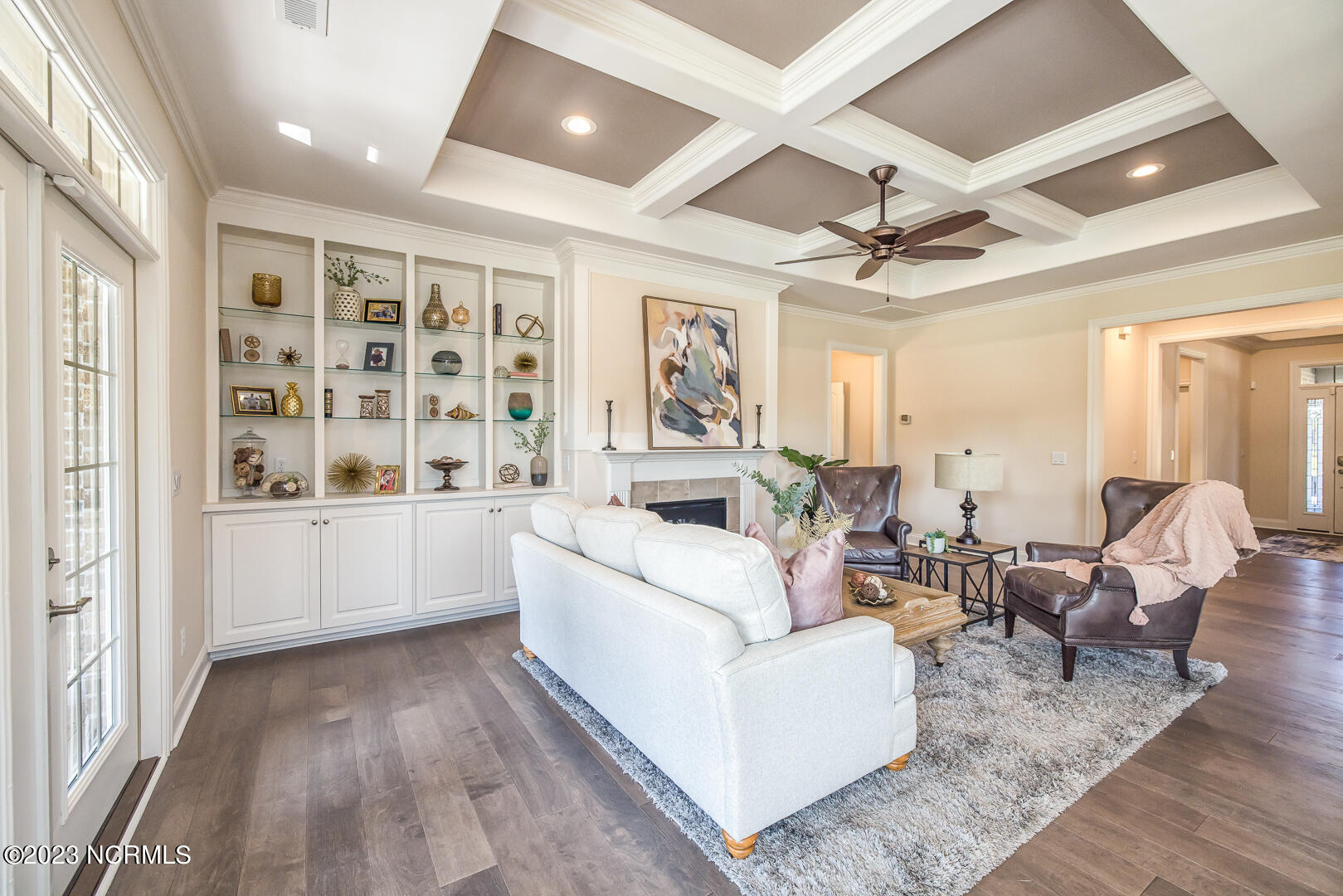 100512925 | Photo 11