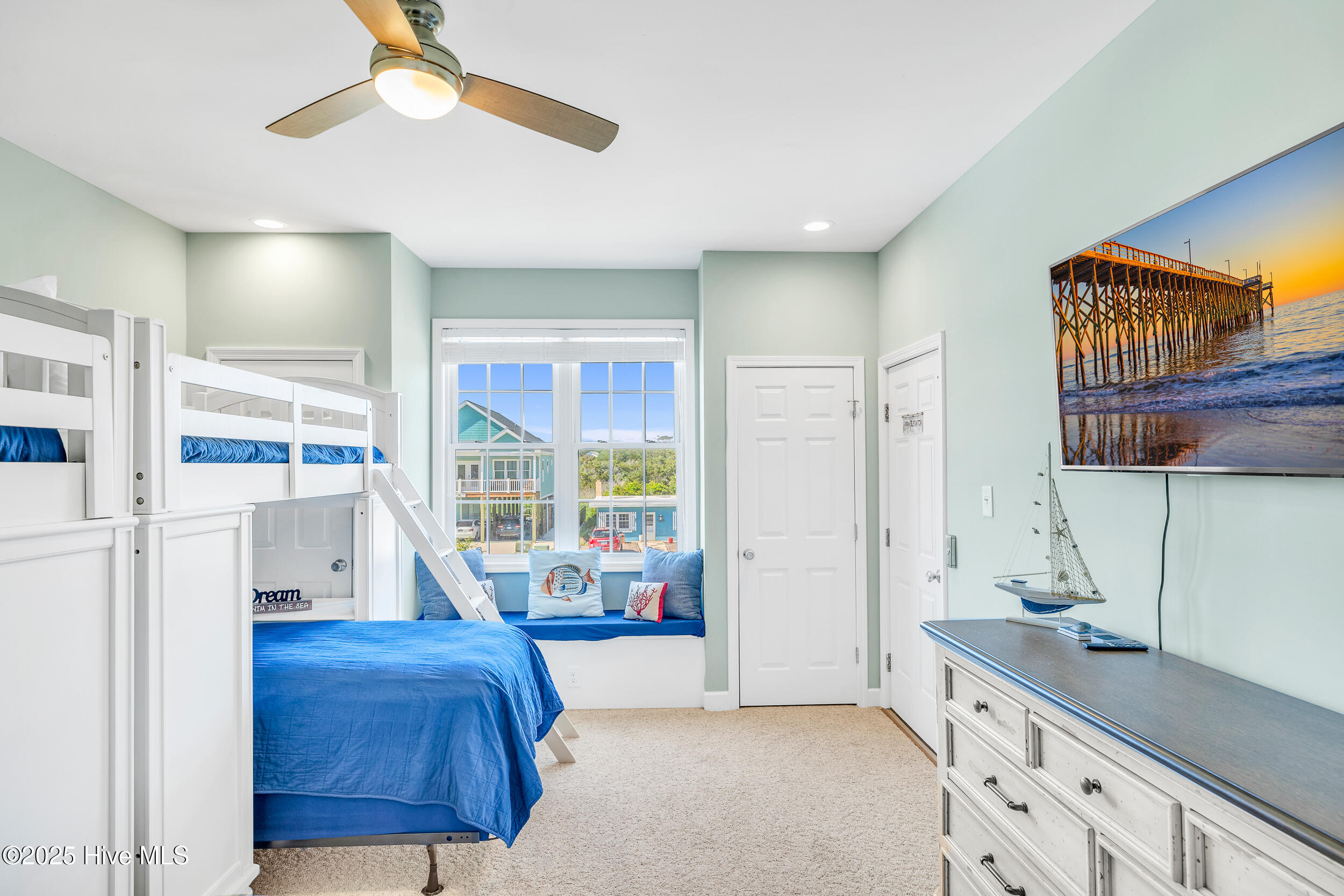 100509917 | Photo 36