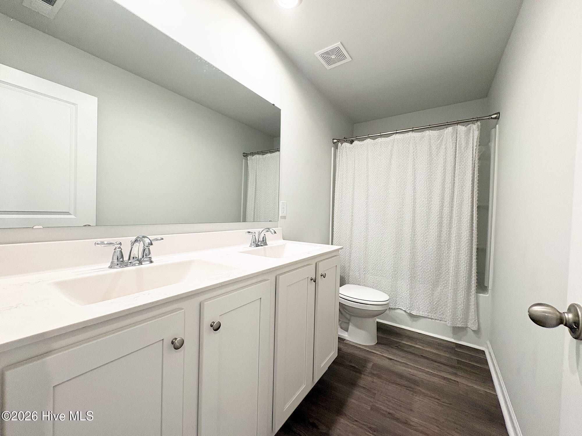 100565715 | Photo 21