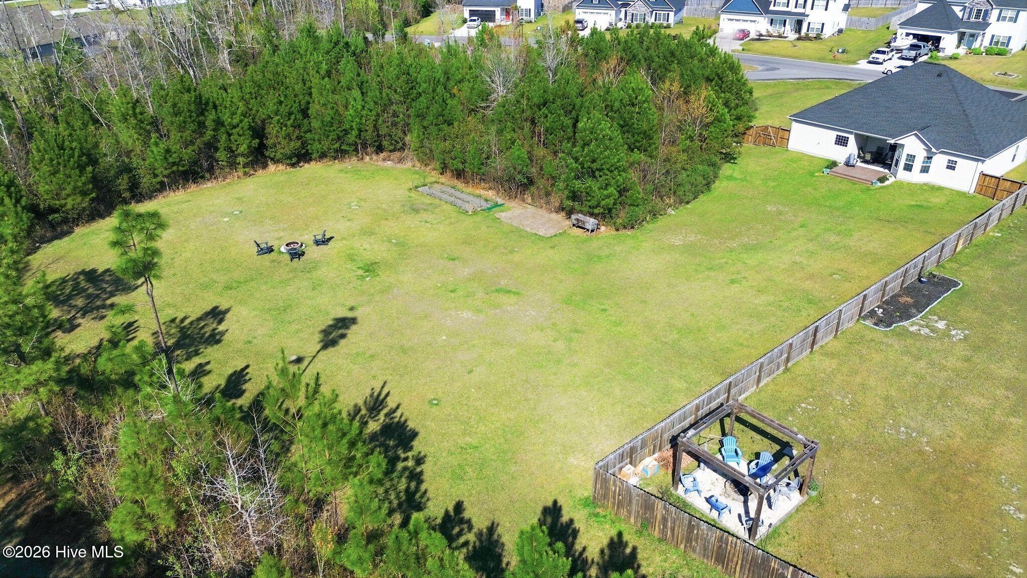 100563818 | Photo 51