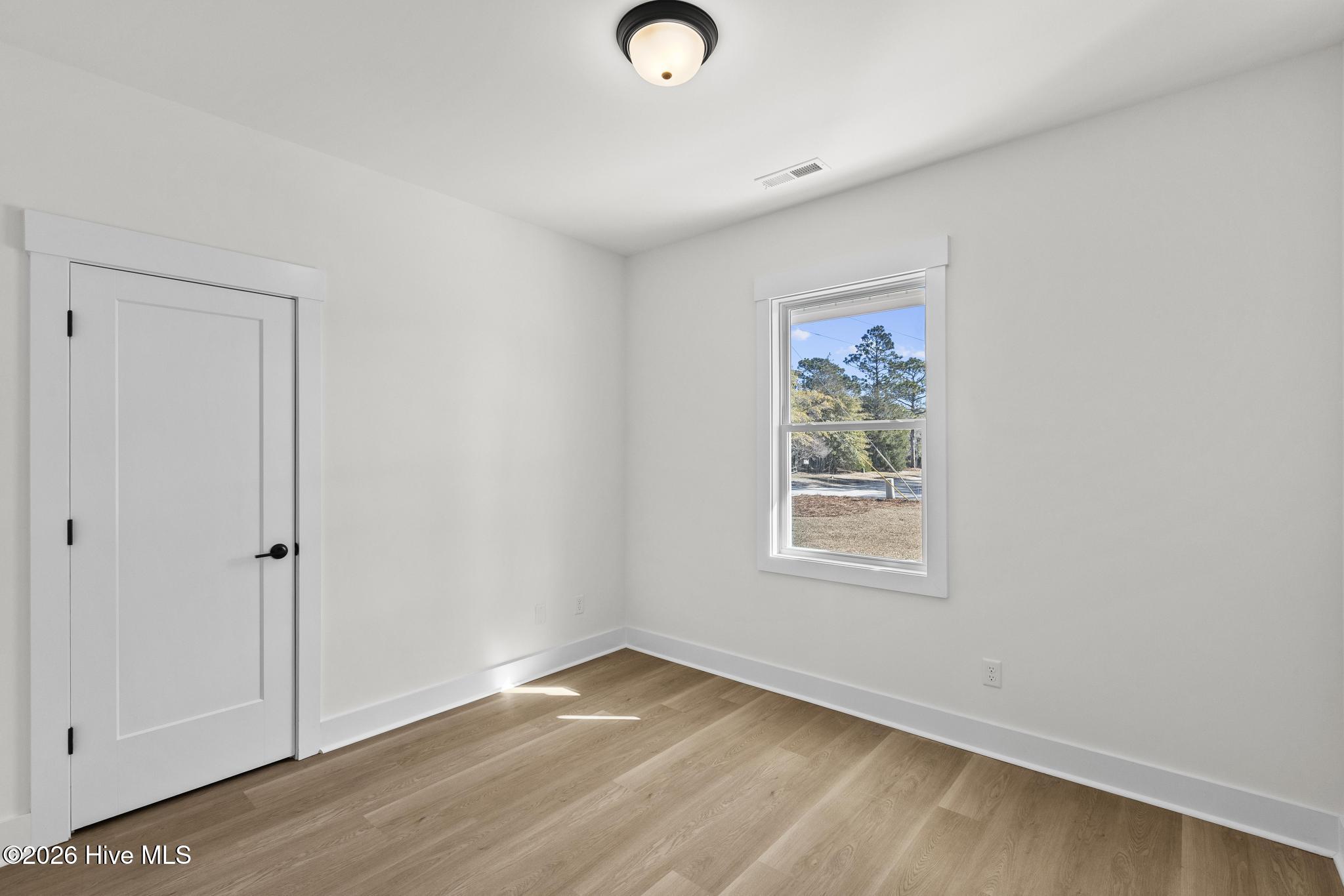 100567238 | Photo 20