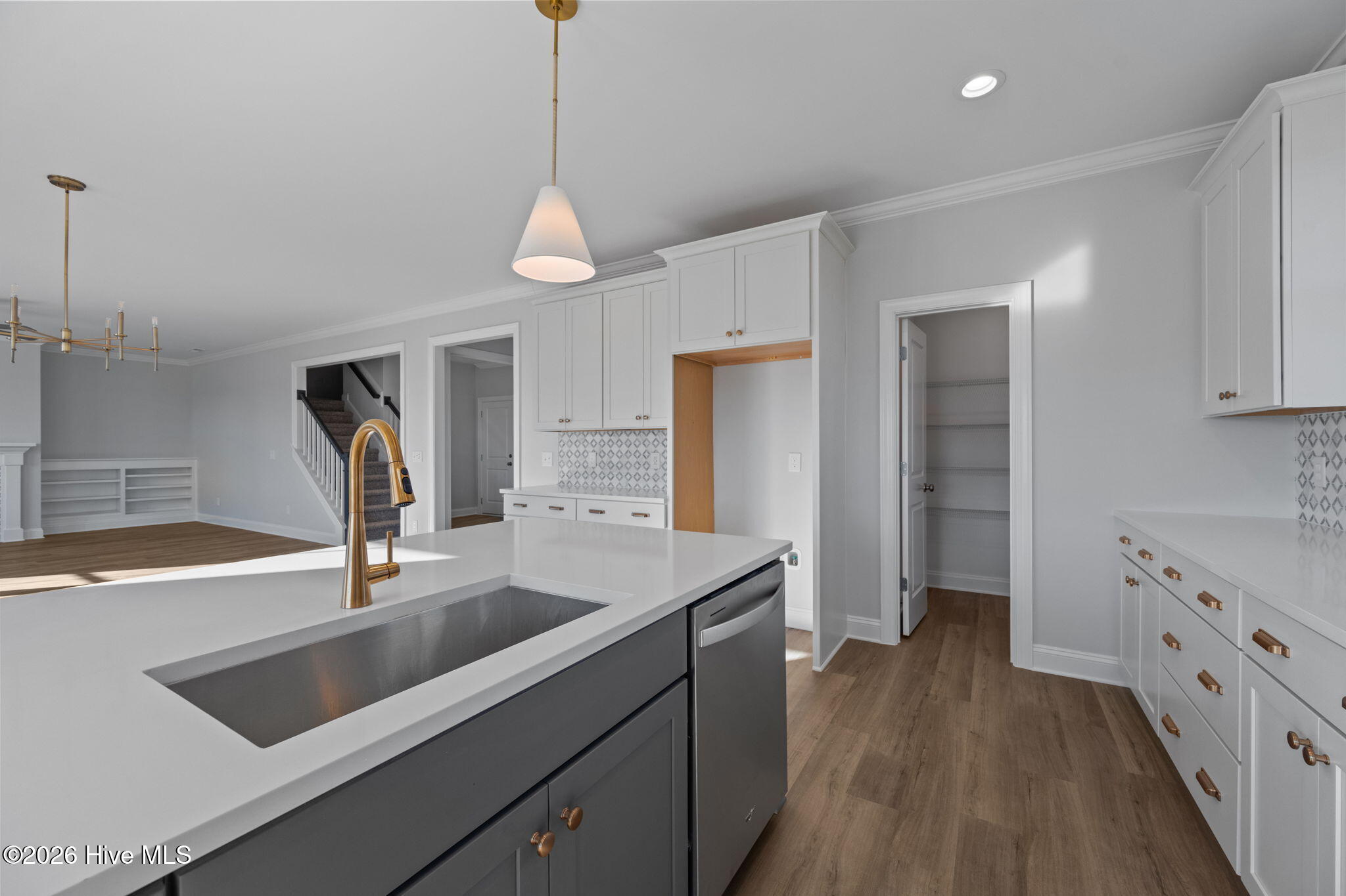 100566681 | Photo 26