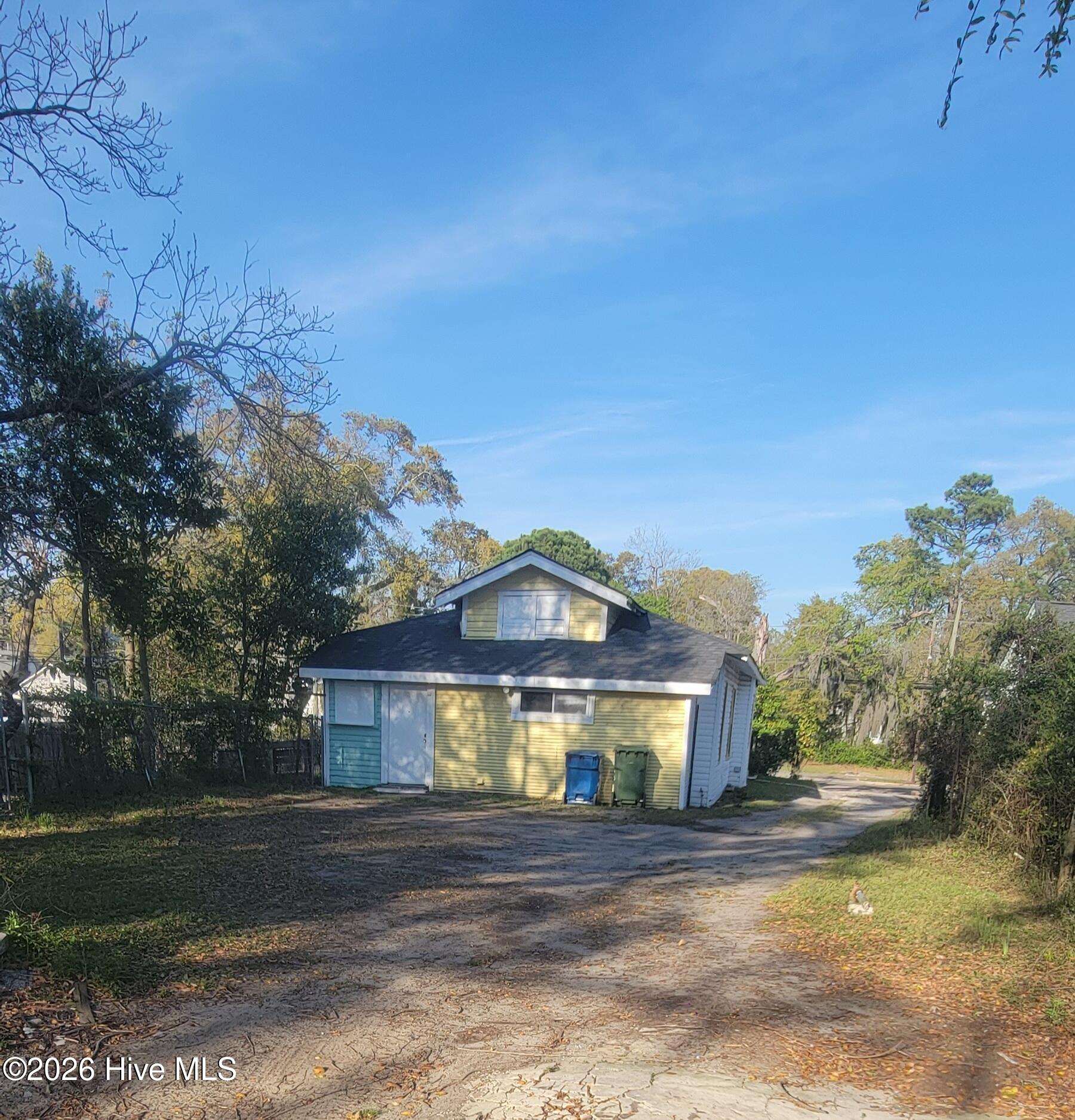 100558773 | Photo 14