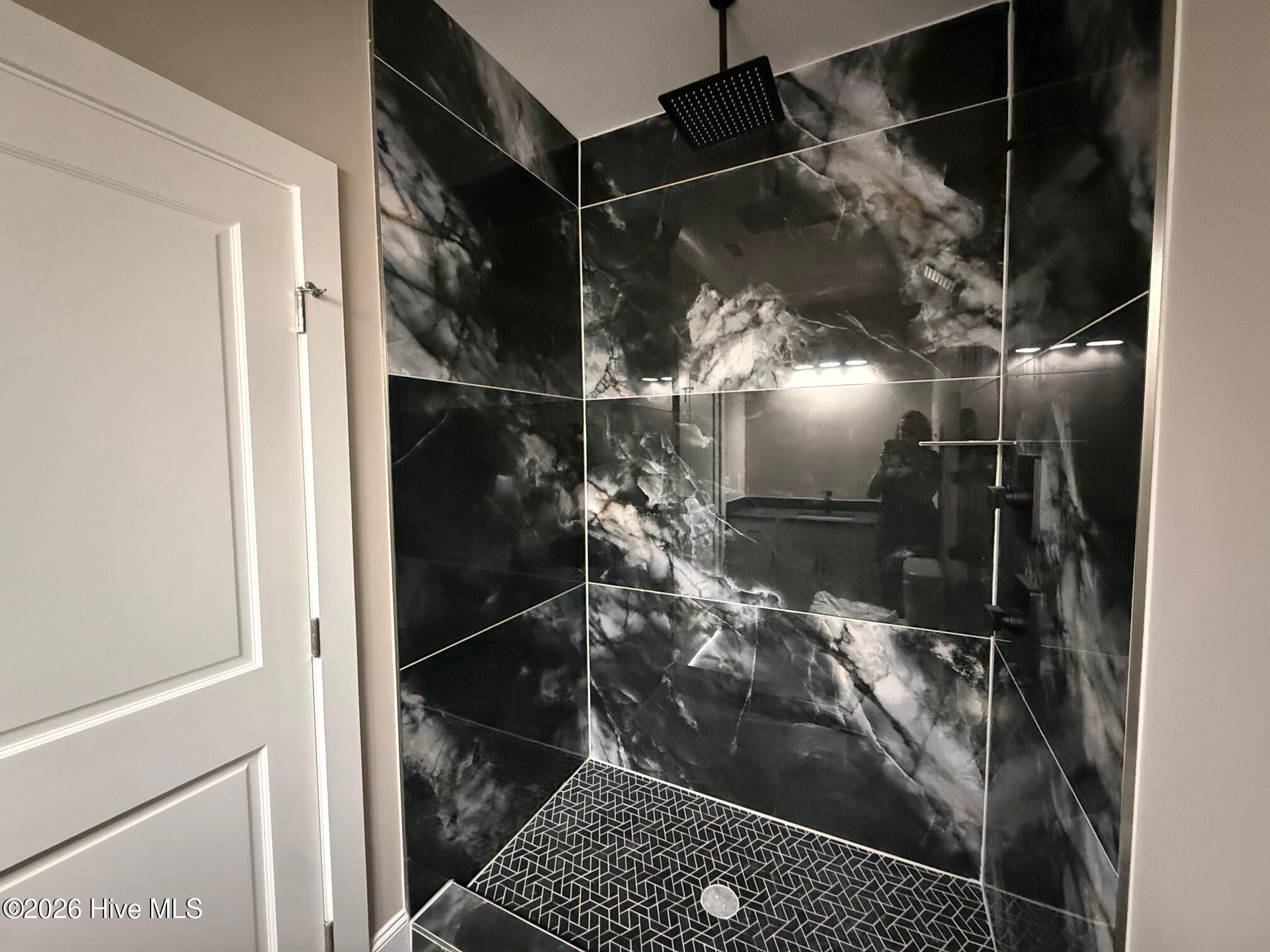 100554373 | Photo 12