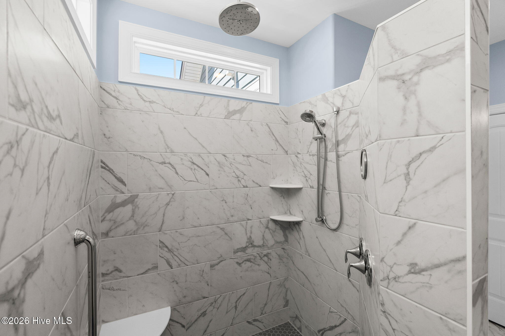 100563423 | Photo 31