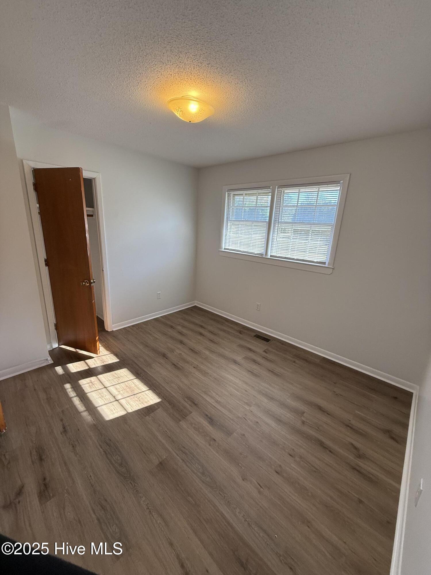 100538023 | Photo 13