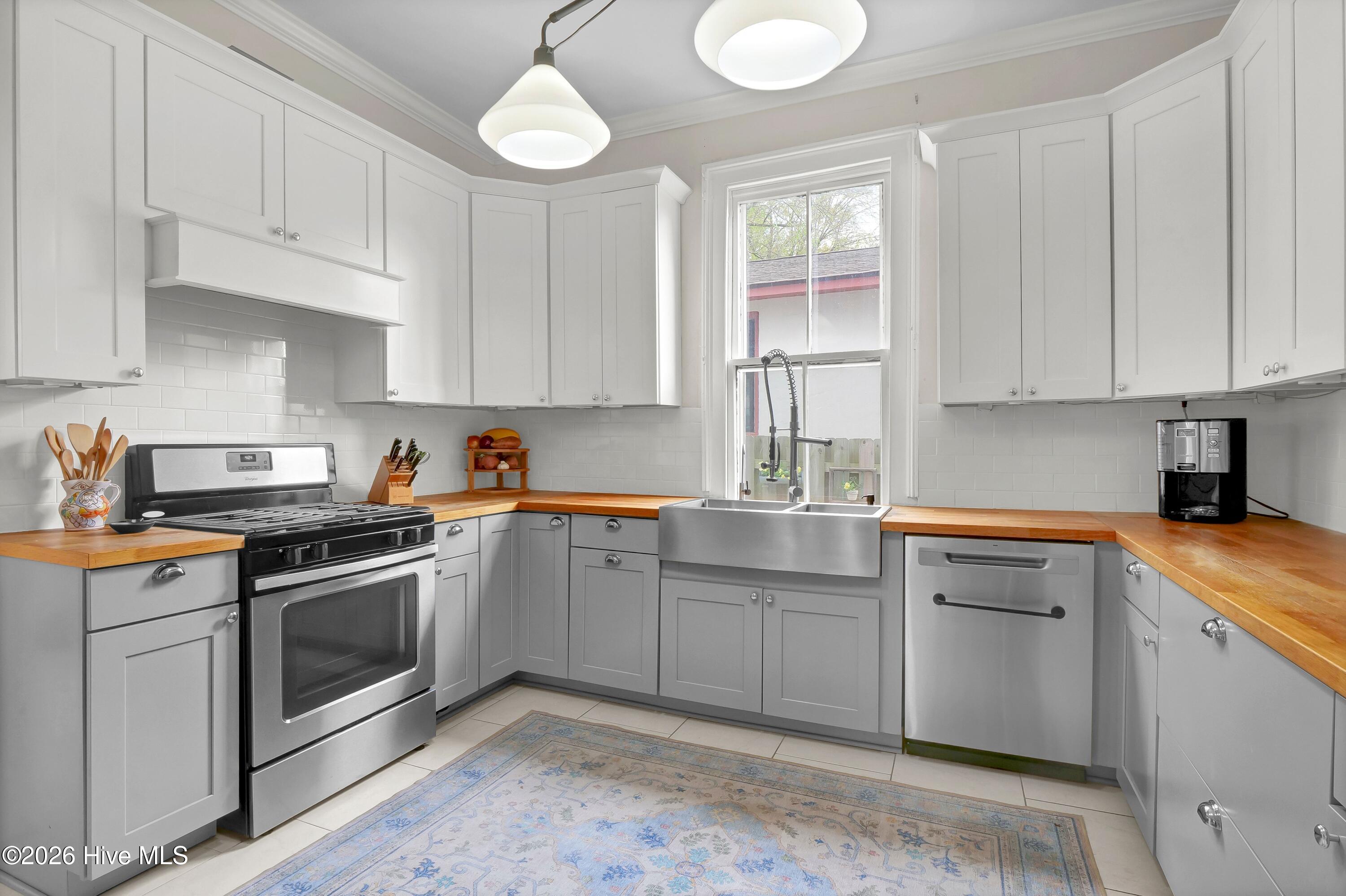 100562597 | Photo 10