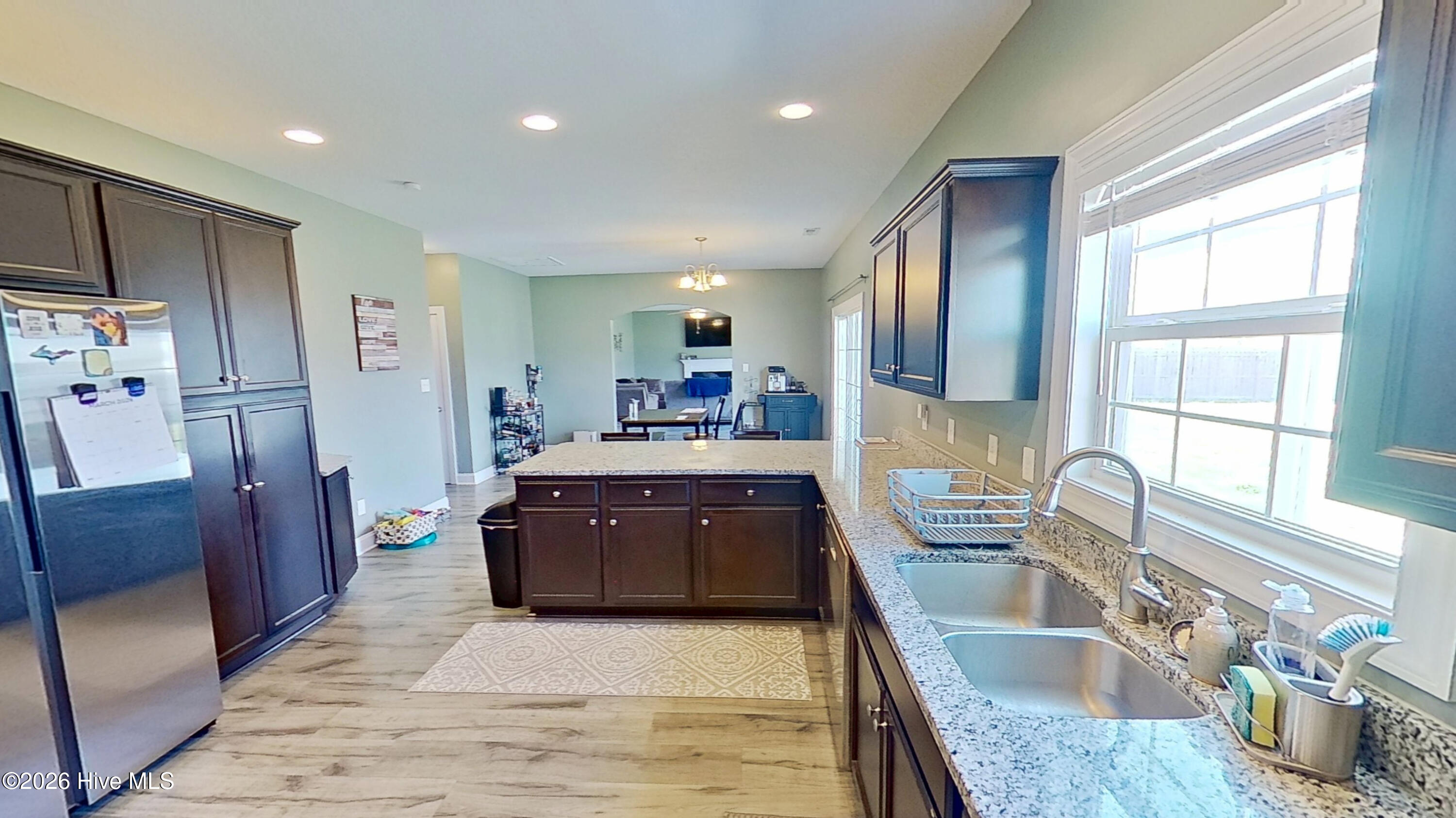 100566911 | Photo 11