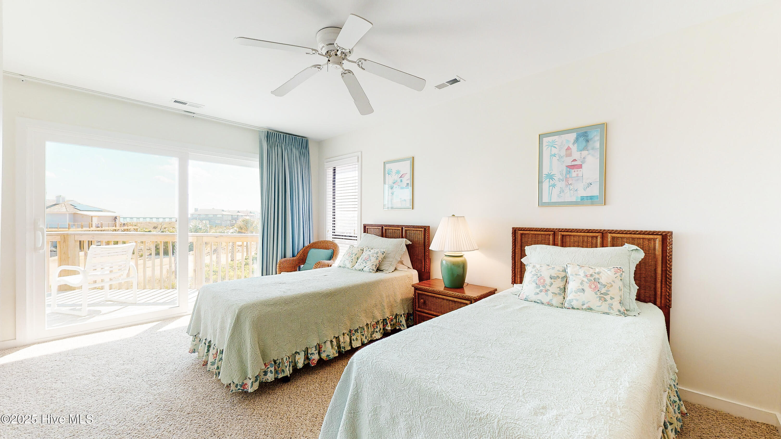 100529389 | Photo 15