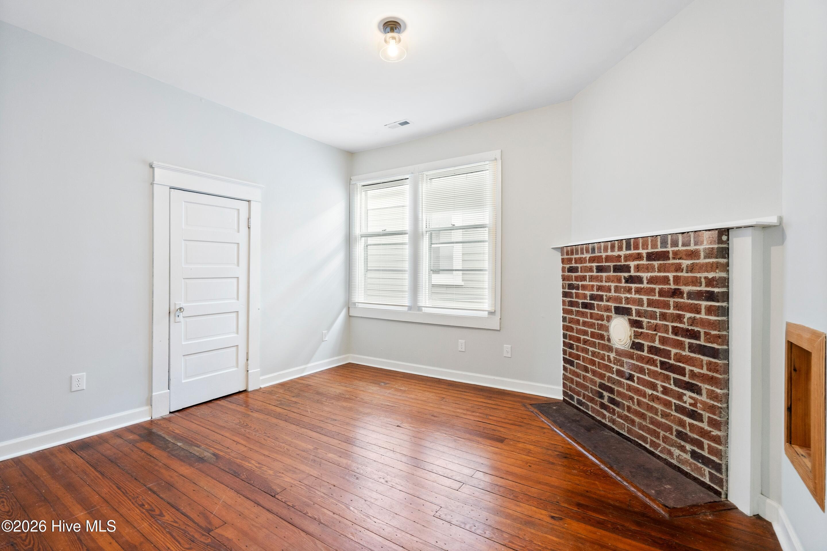 100549514 | Photo 20